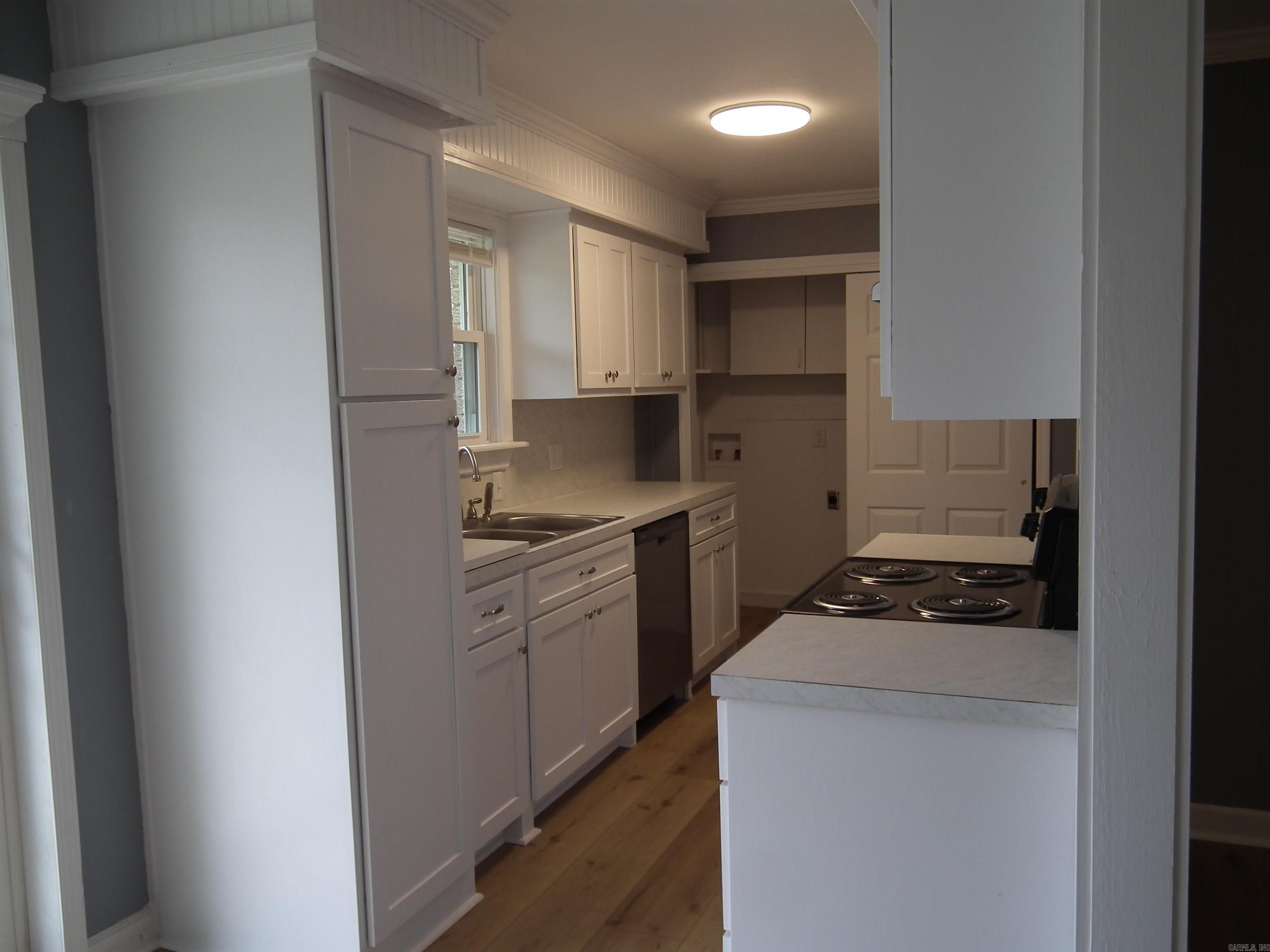 217 Trailwood Drive Property Photo 7