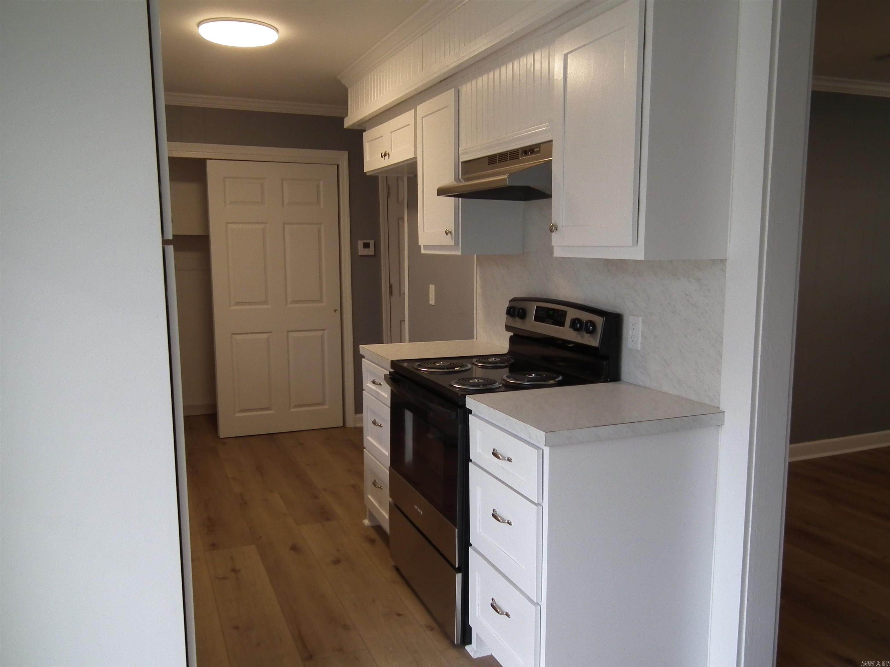 217 Trailwood Drive Property Photo 8
