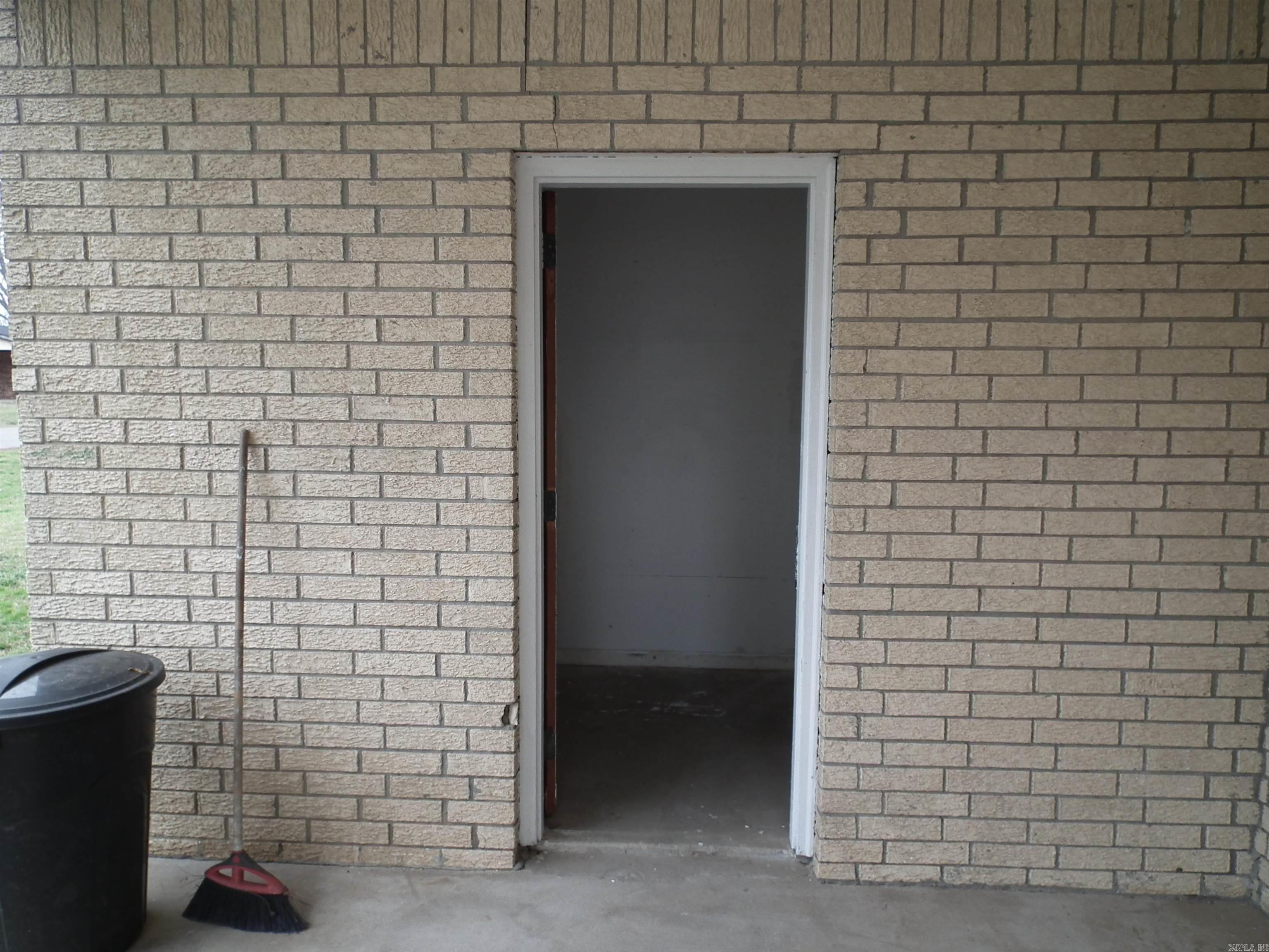 217 Trailwood Drive Property Photo 18