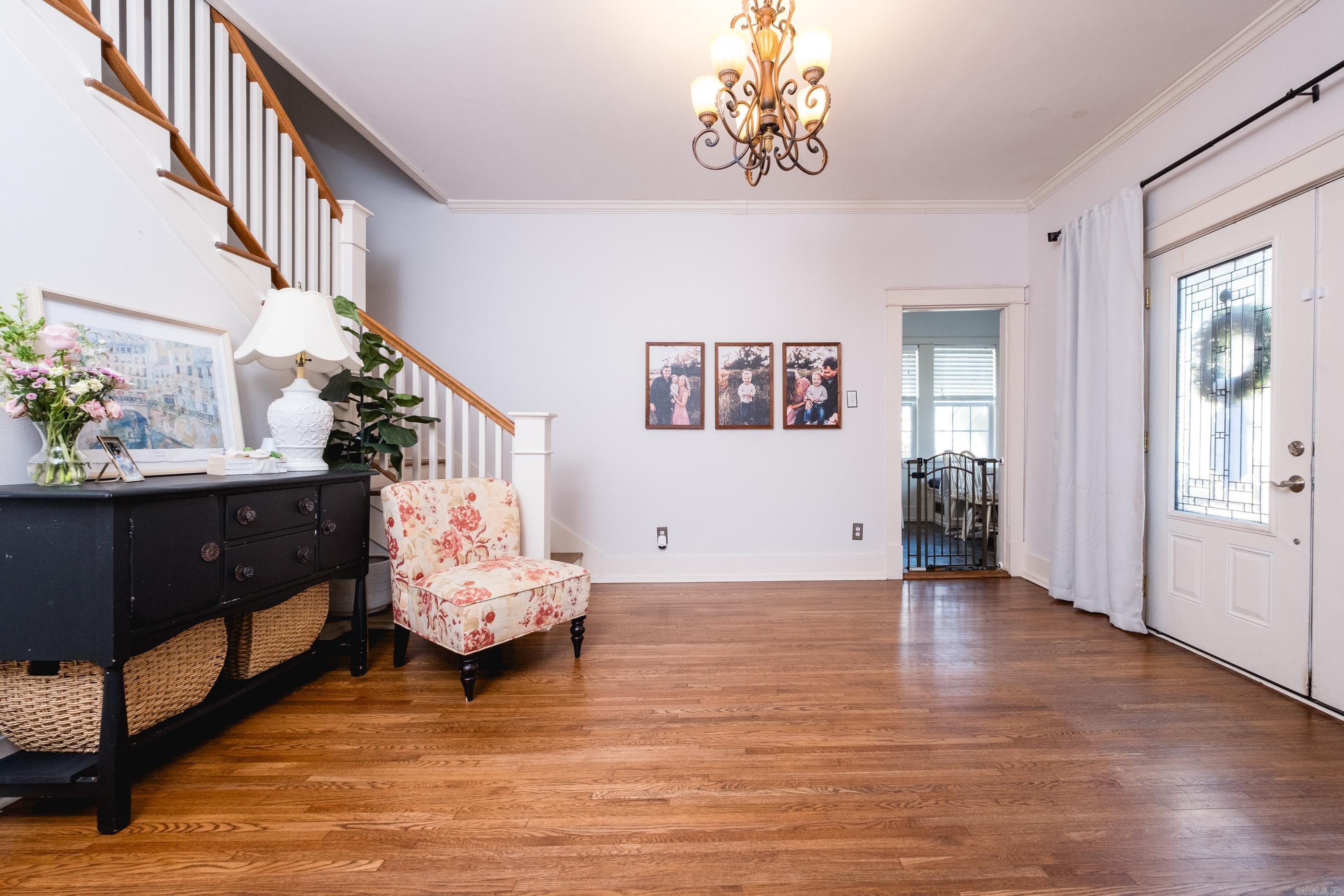 3305 N Cypress Street Property Photo 4