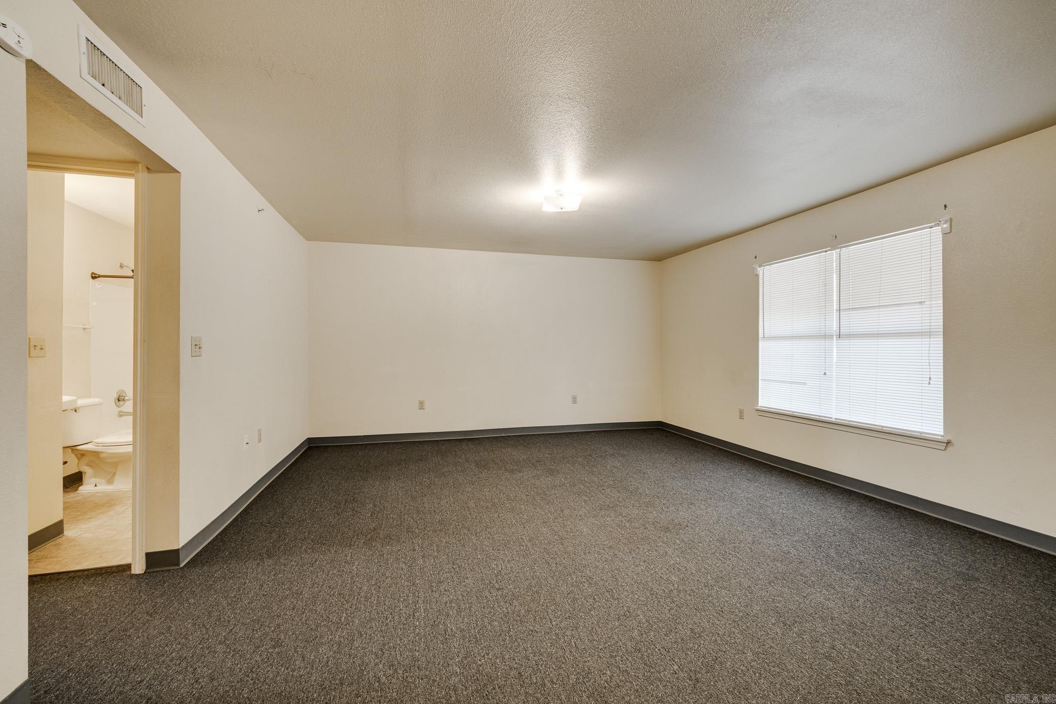 300 W Harding, #205 Property Photo 2
