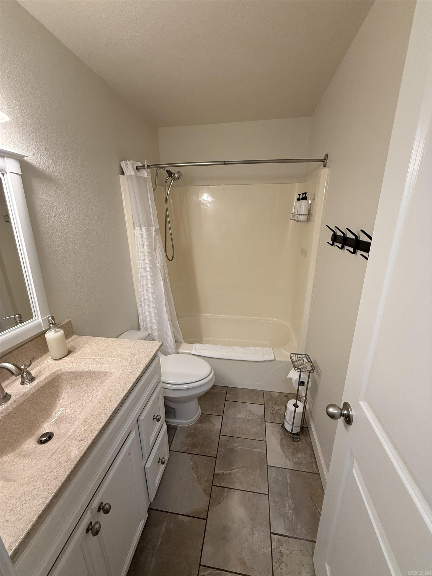 104 Chelsea Dr. #13 13 Property Photo 27