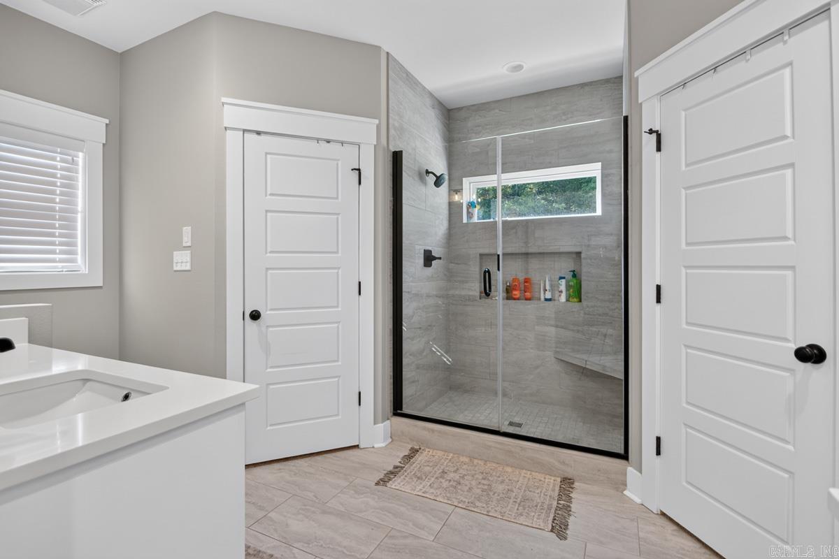 2525 Overcup Property Photo 6