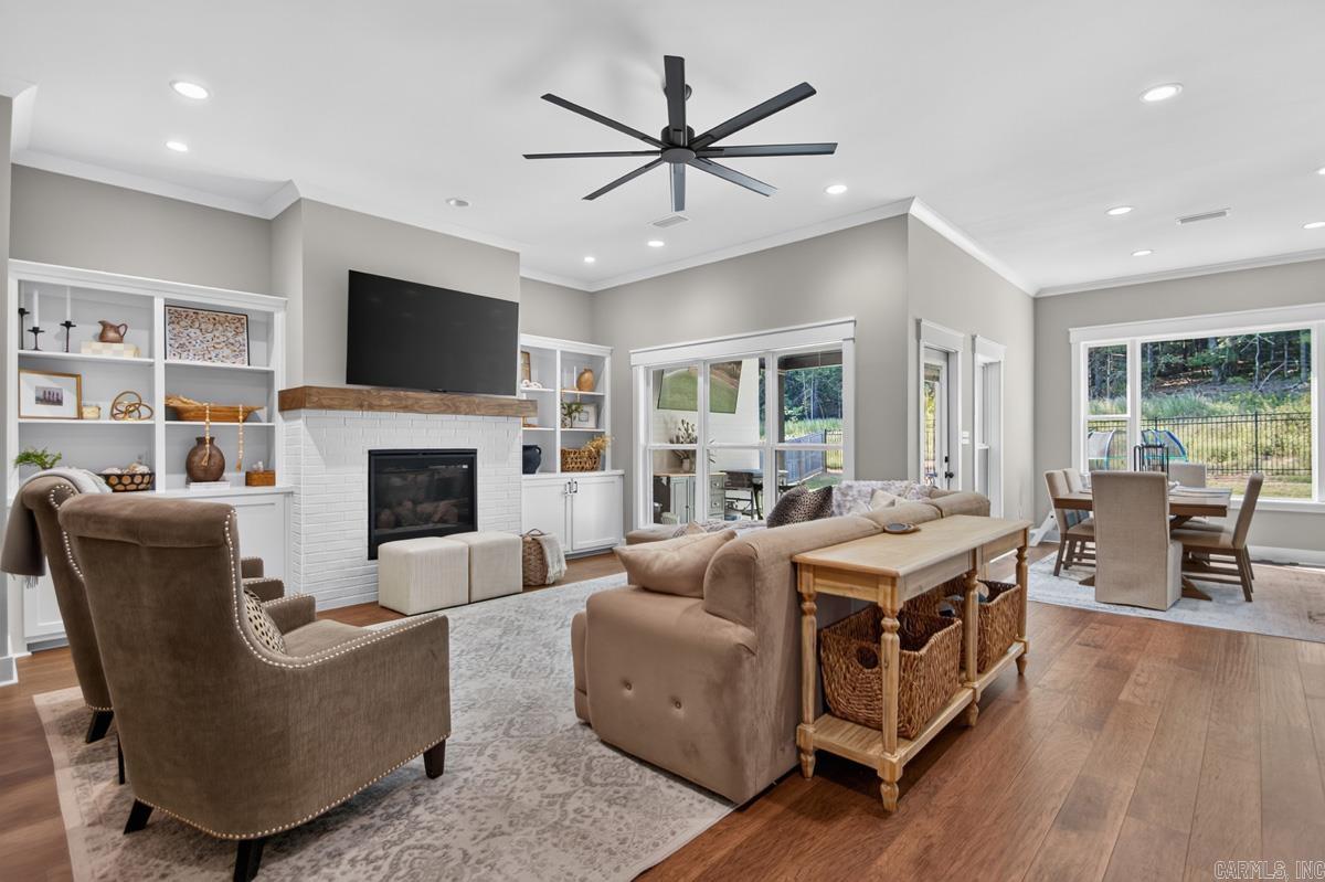 2525 Overcup Property Photo 8