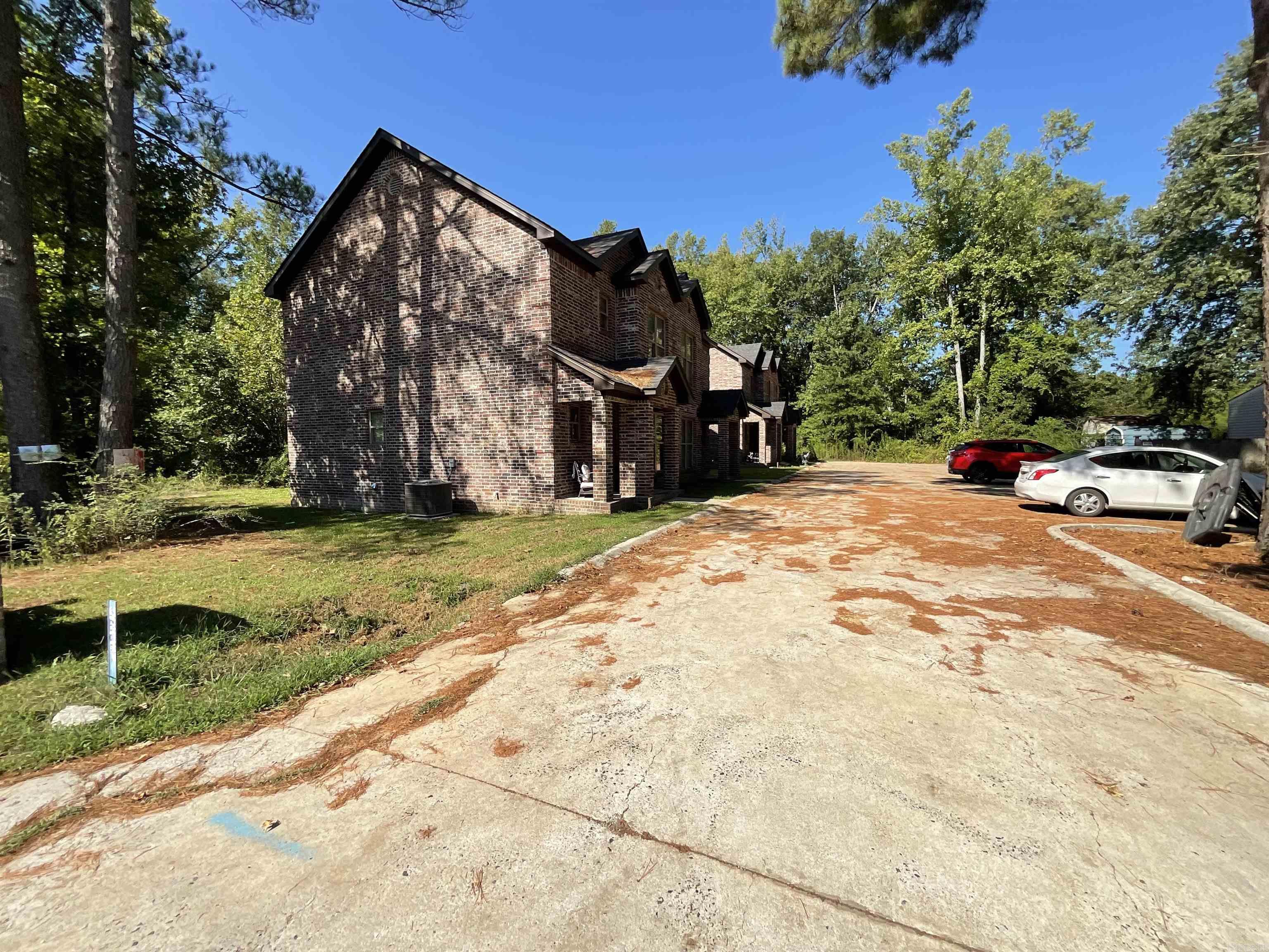 533 Grand Avenue Property Photo 12