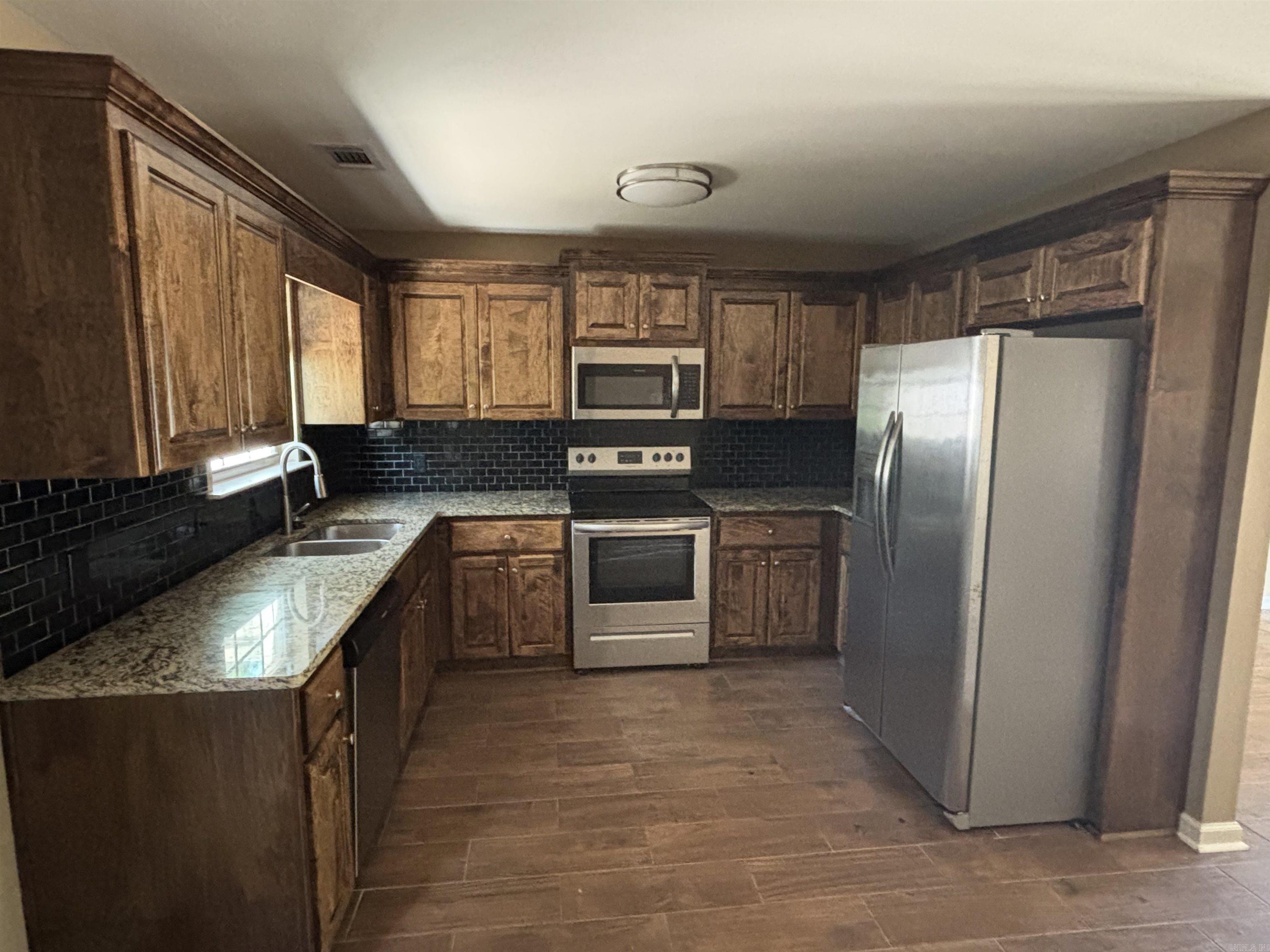 533 Grand Avenue Property Photo 17