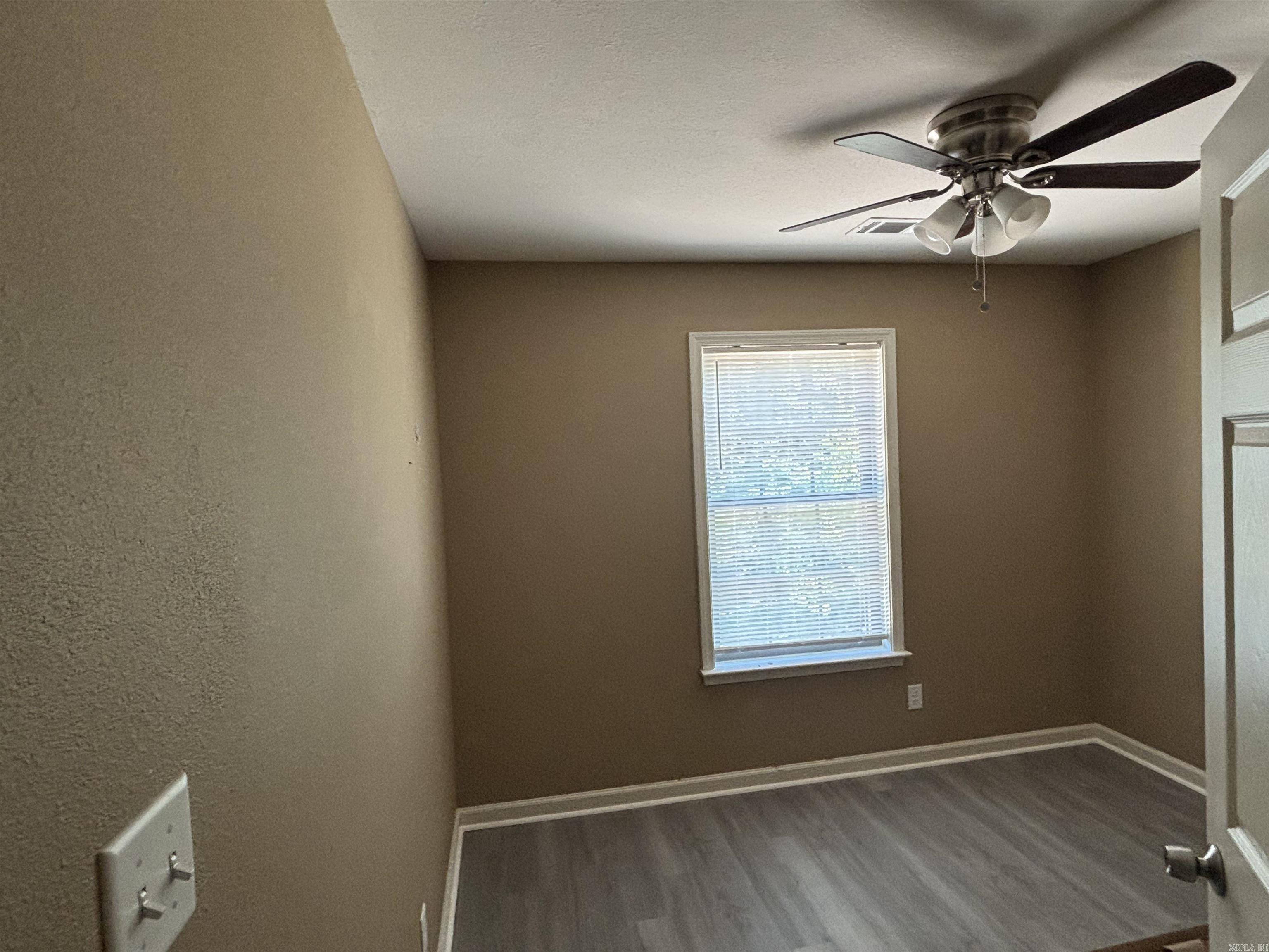 533 Grand Avenue Property Photo 18
