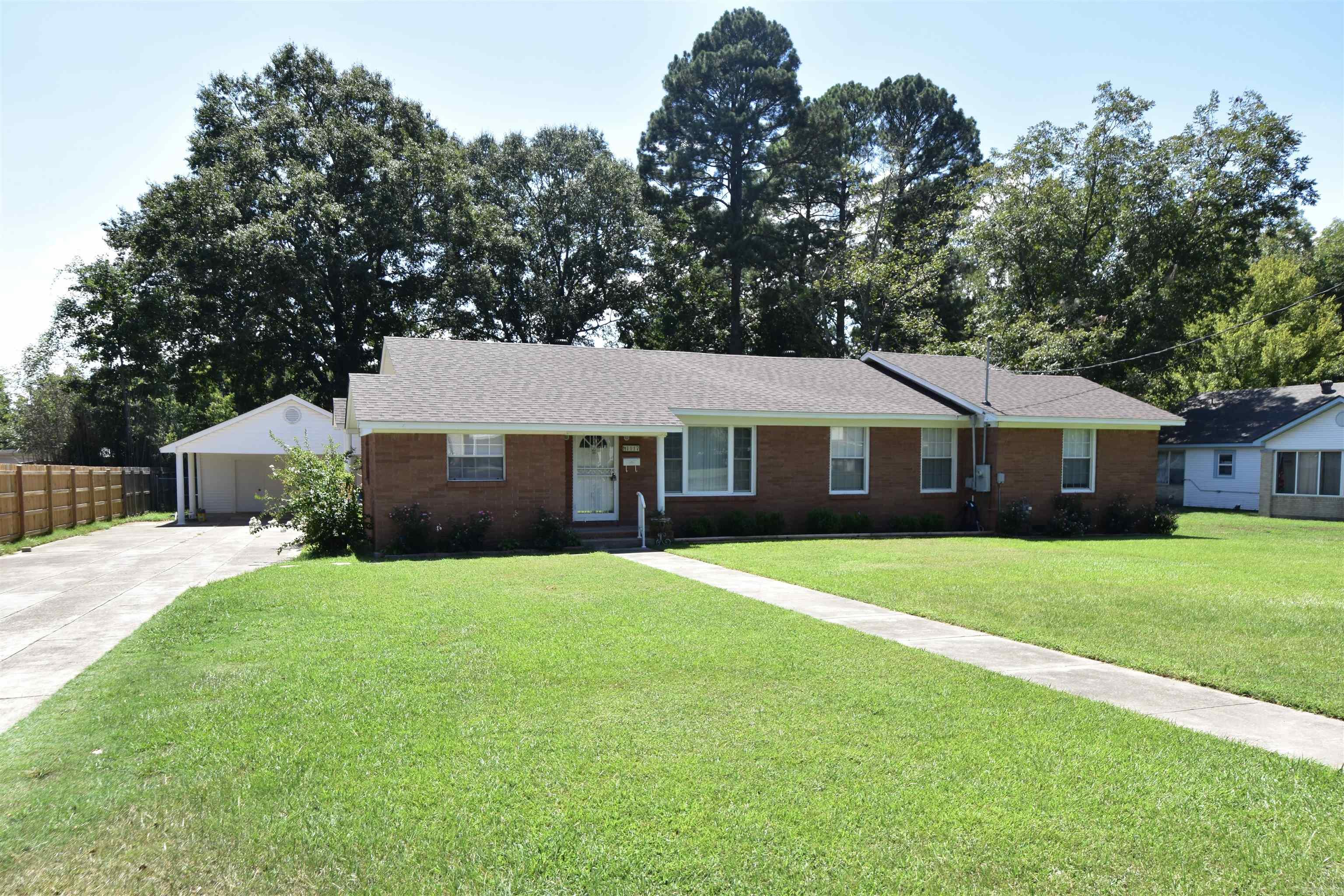 1117 Pine Bluff Street Property Photo 1
