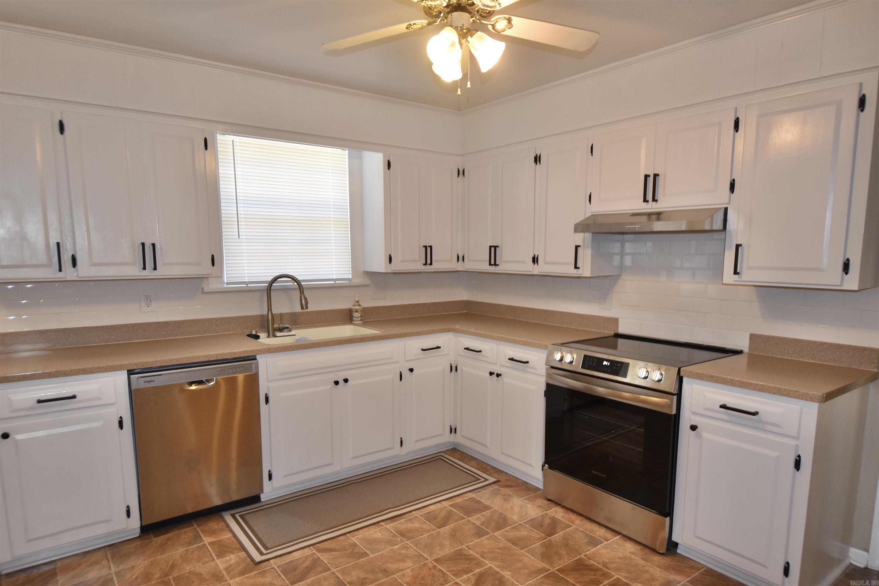 1117 Pine Bluff Street Property Photo 8