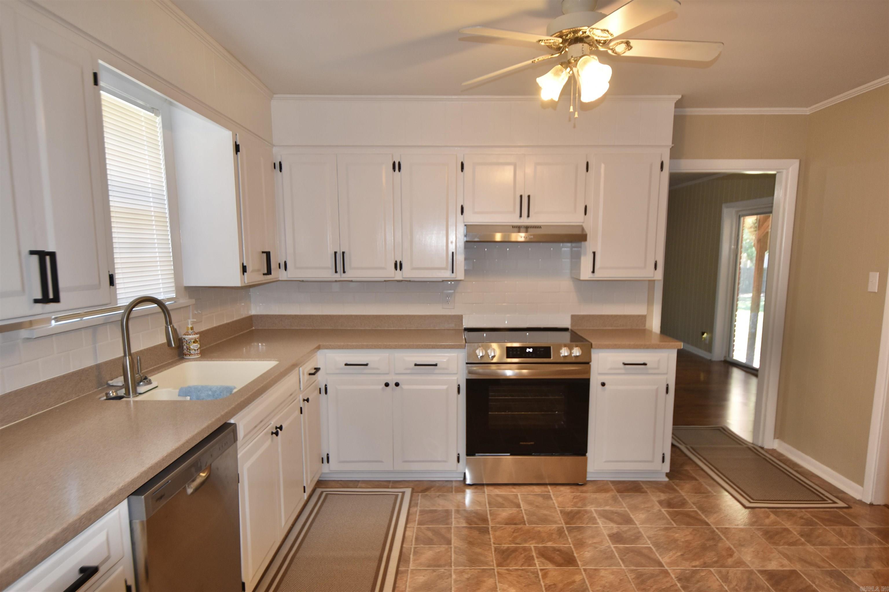 1117 Pine Bluff Street Property Photo 10