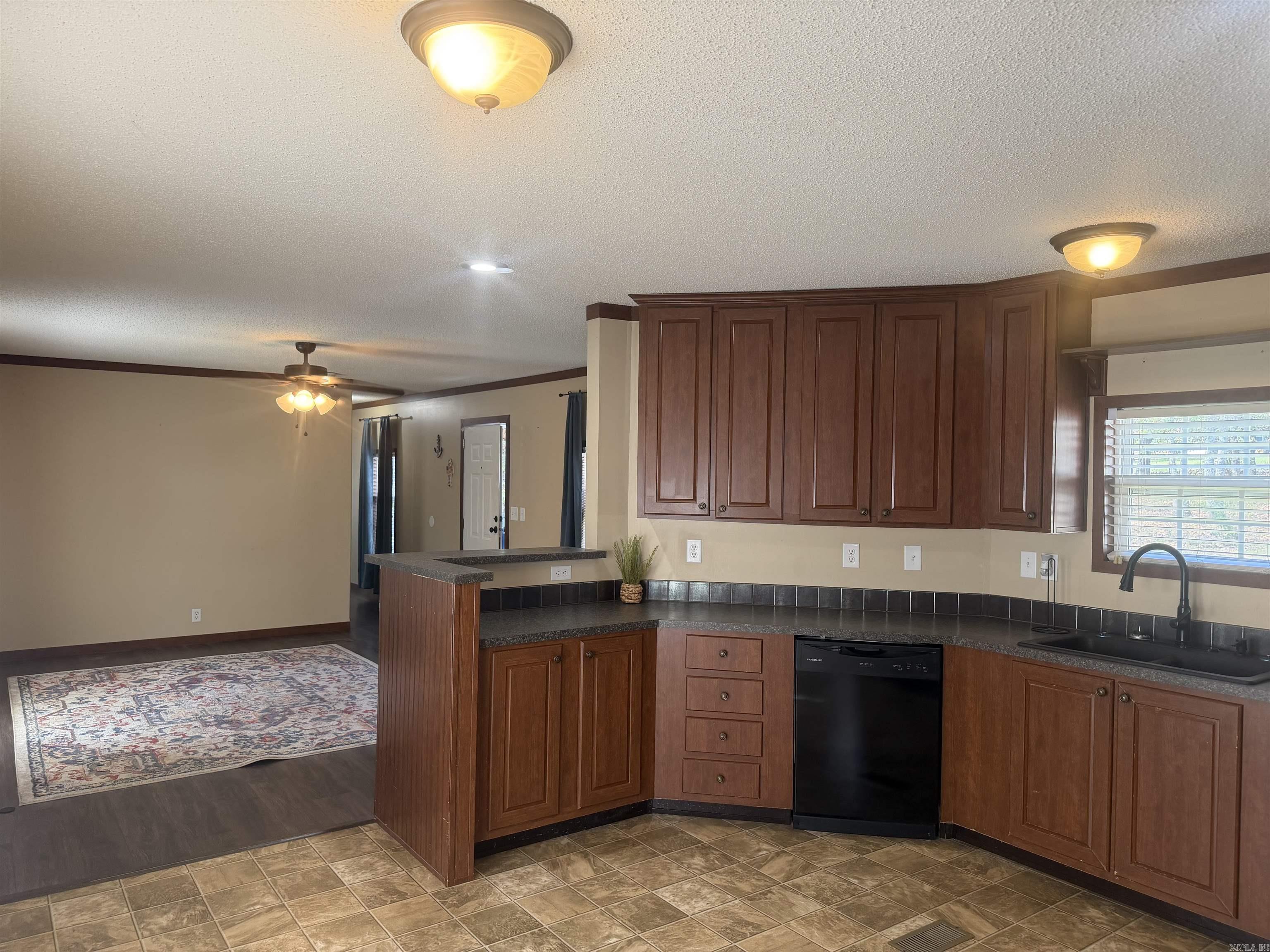 104 Deer Ridge Drive Property Photo 8