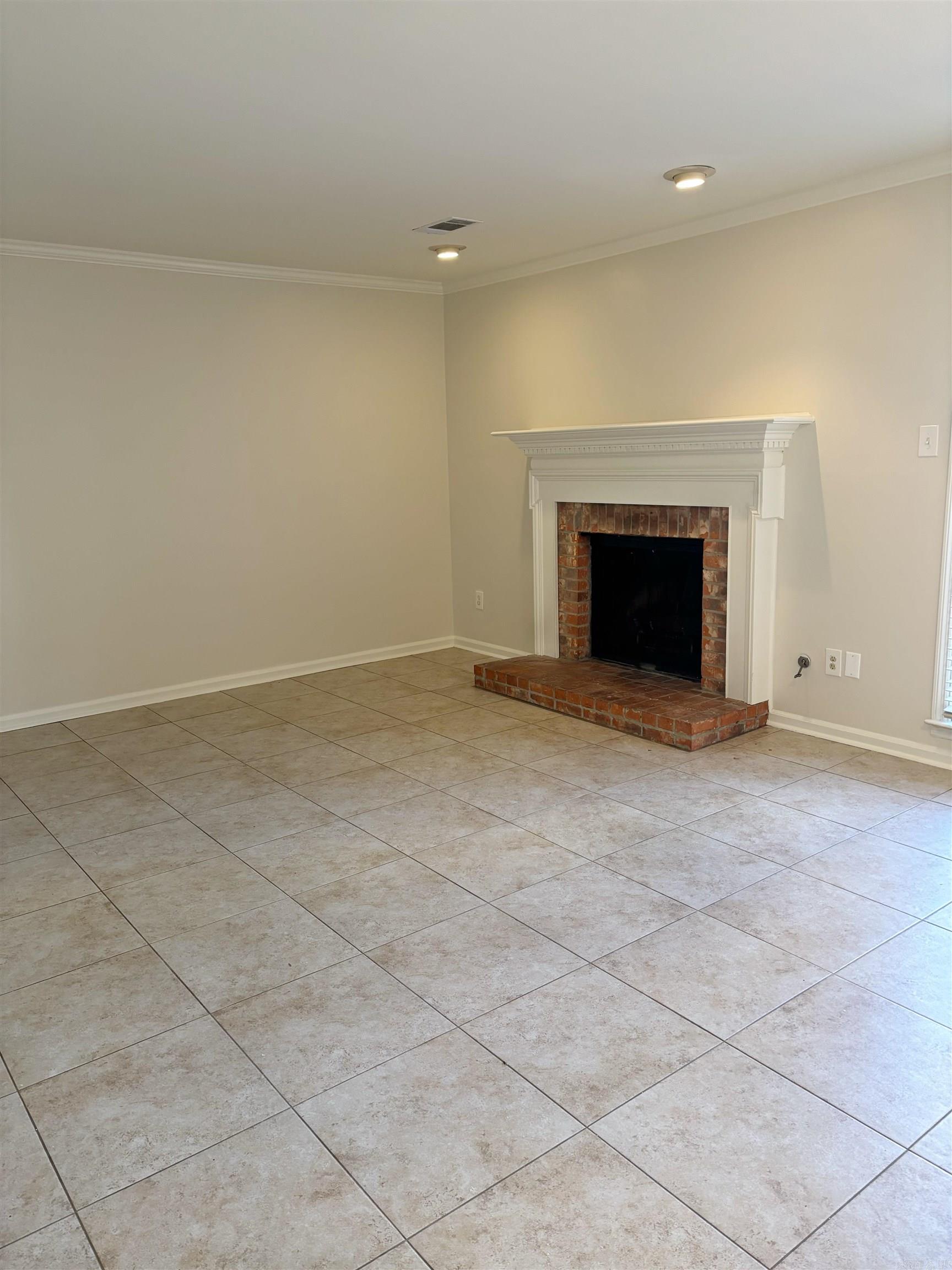 2200 Andover Ct #204 Property Photo 5
