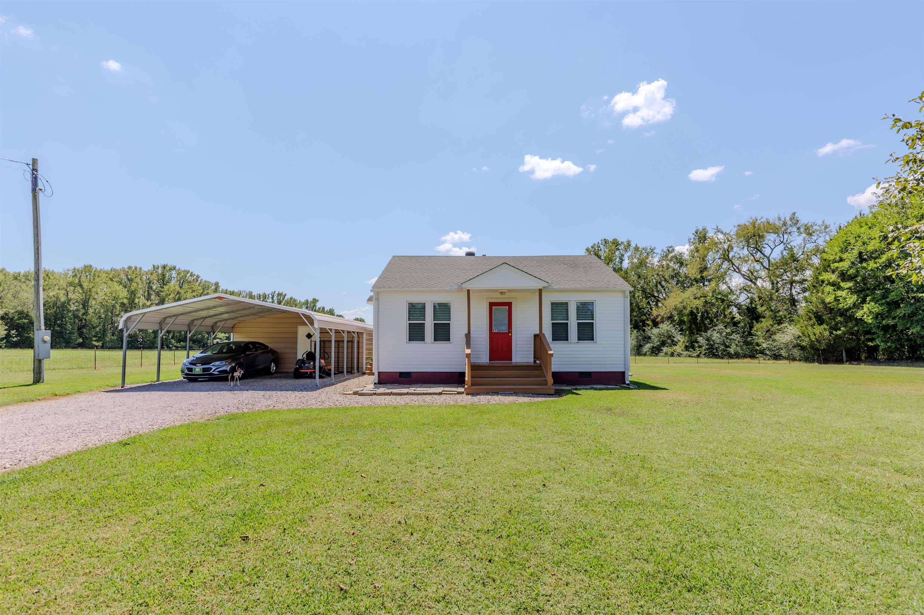 932 Cherry Hill Loop Property Photo 1