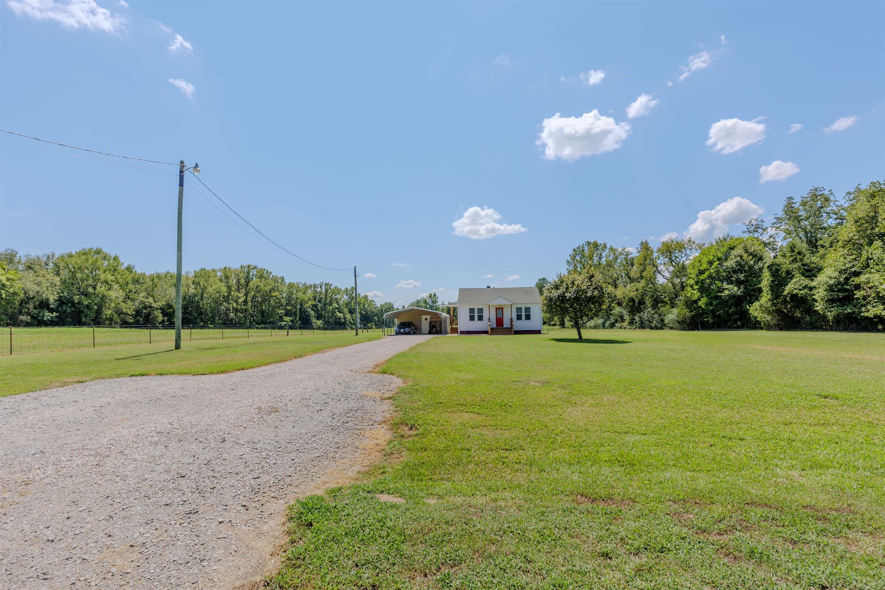 932 Cherry Hill Loop Property Photo 2