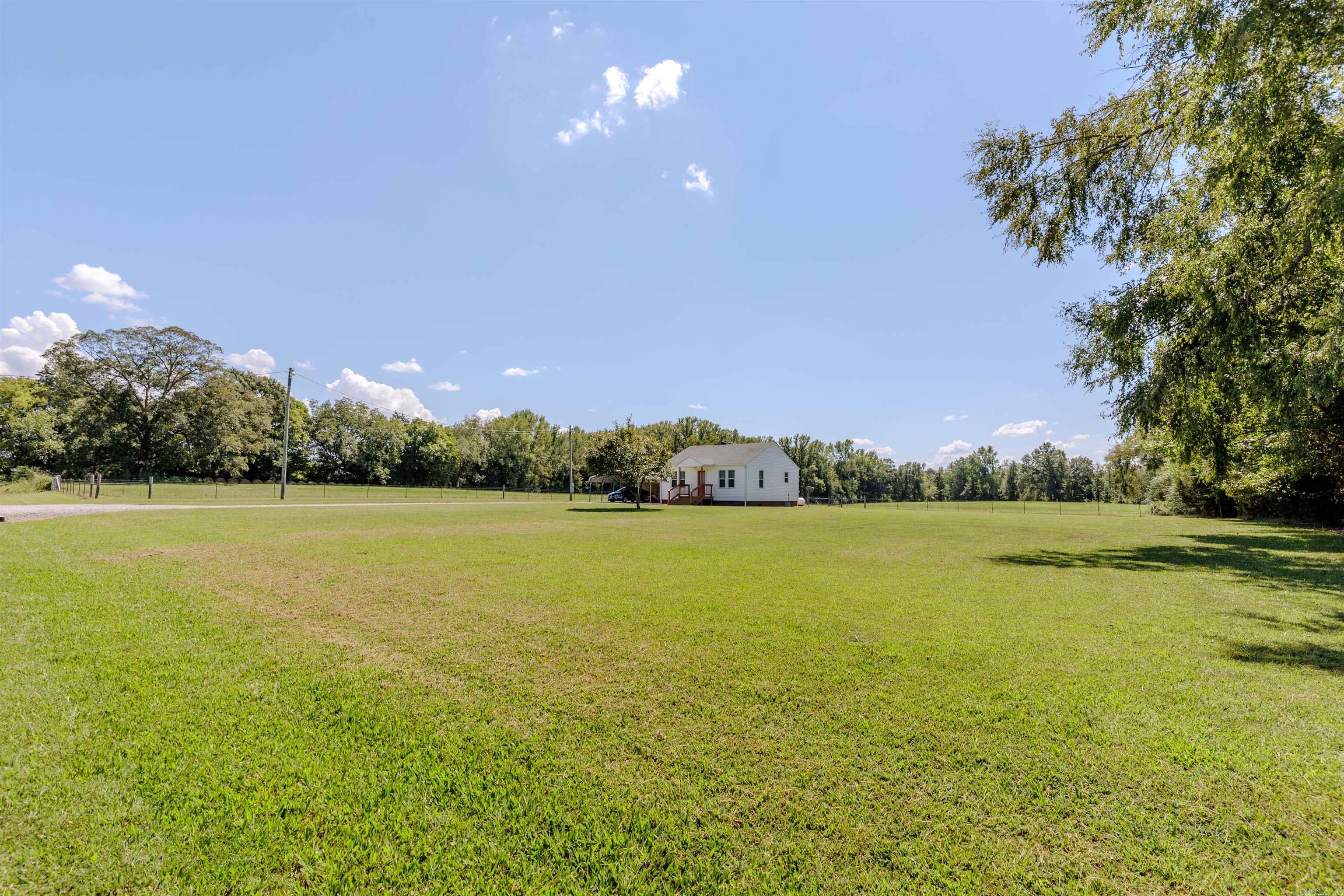 932 Cherry Hill Loop Property Photo 3