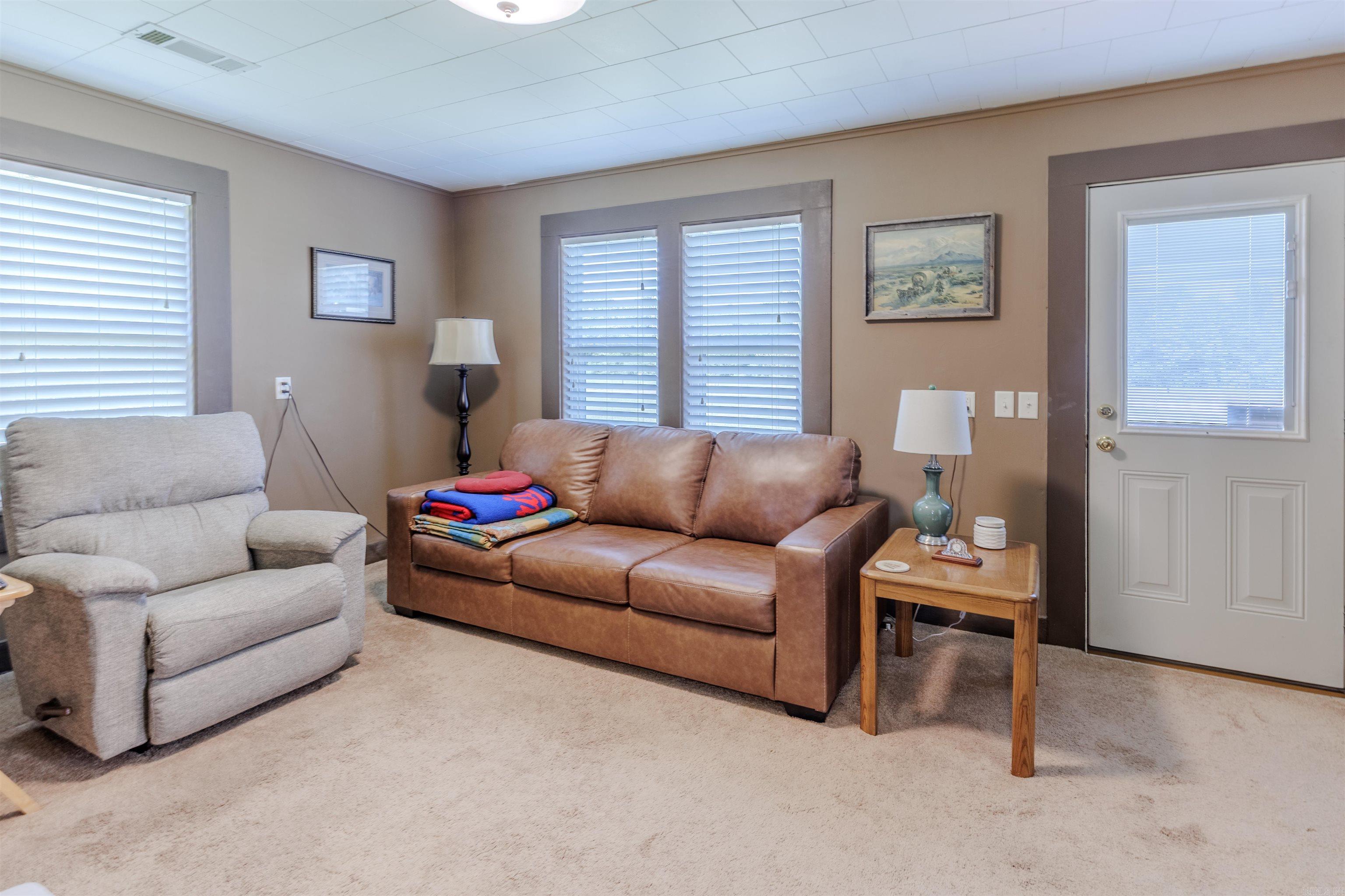 932 Cherry Hill Loop Property Photo 5