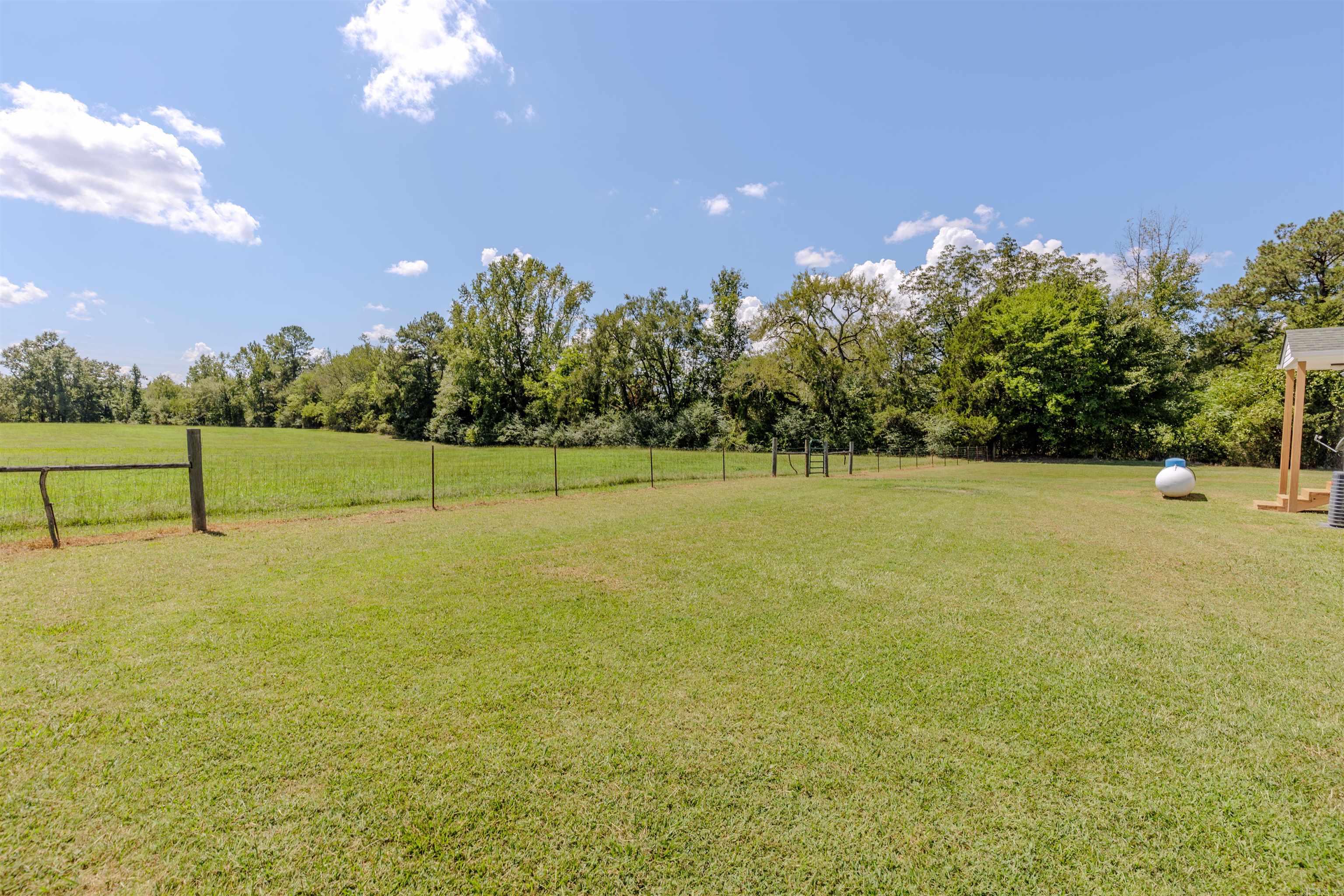 932 Cherry Hill Loop Property Photo 27