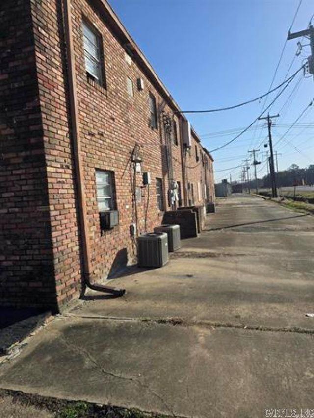 1600 Brentwood Drive Property Photo 2