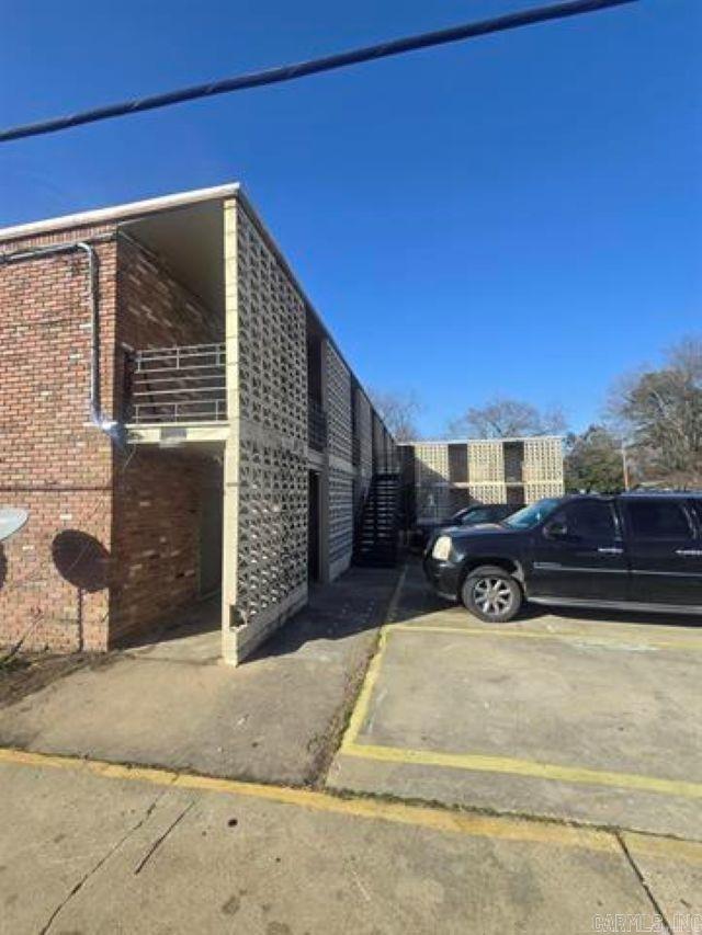 1600 Brentwood Drive Property Photo 3
