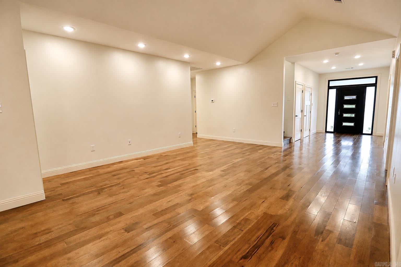 11214 Jamestown Drive Property Photo 6