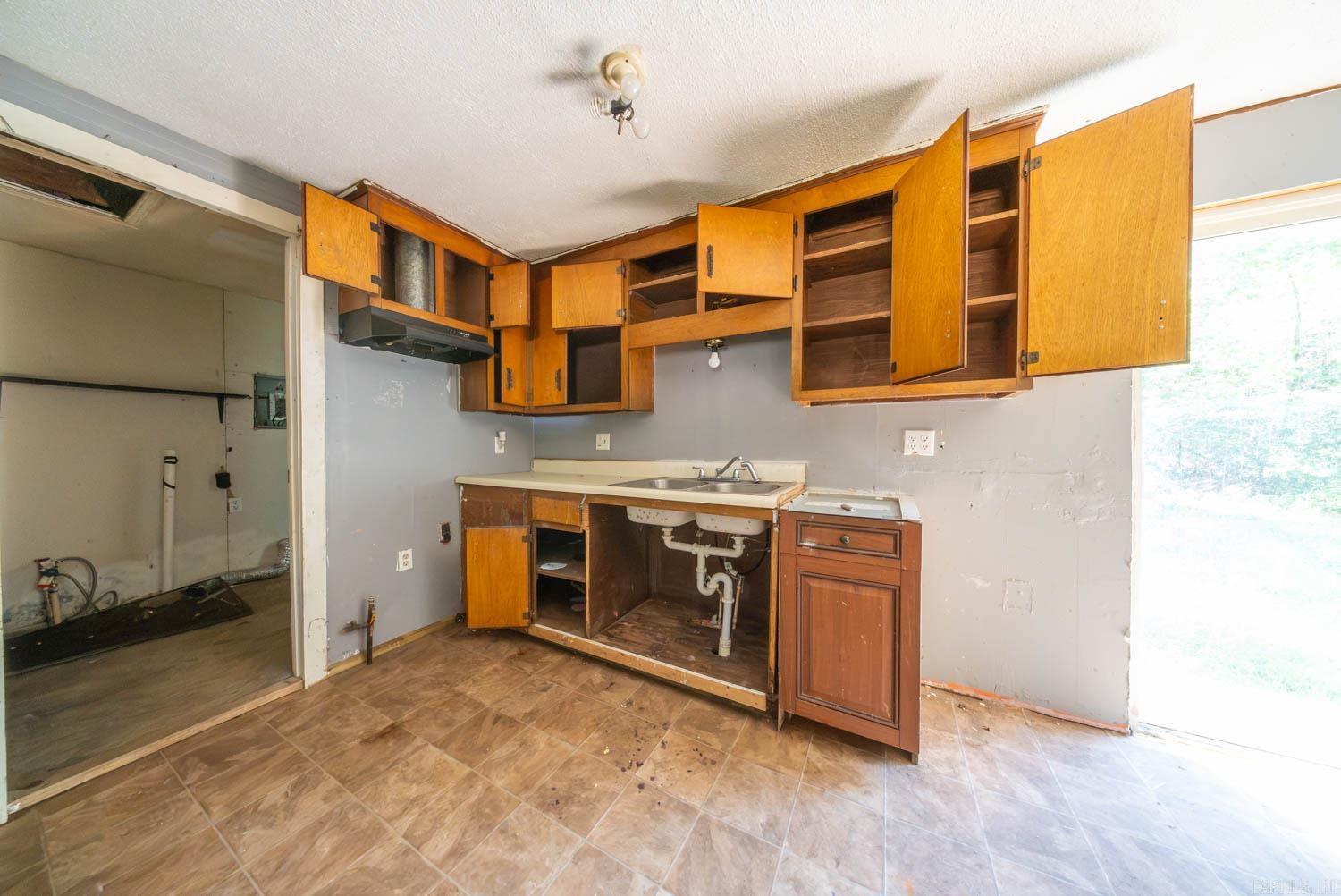3320 Cave Creek Road Property Photo 8