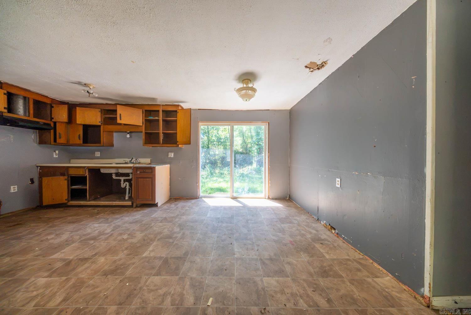 3320 Cave Creek Road Property Photo 9