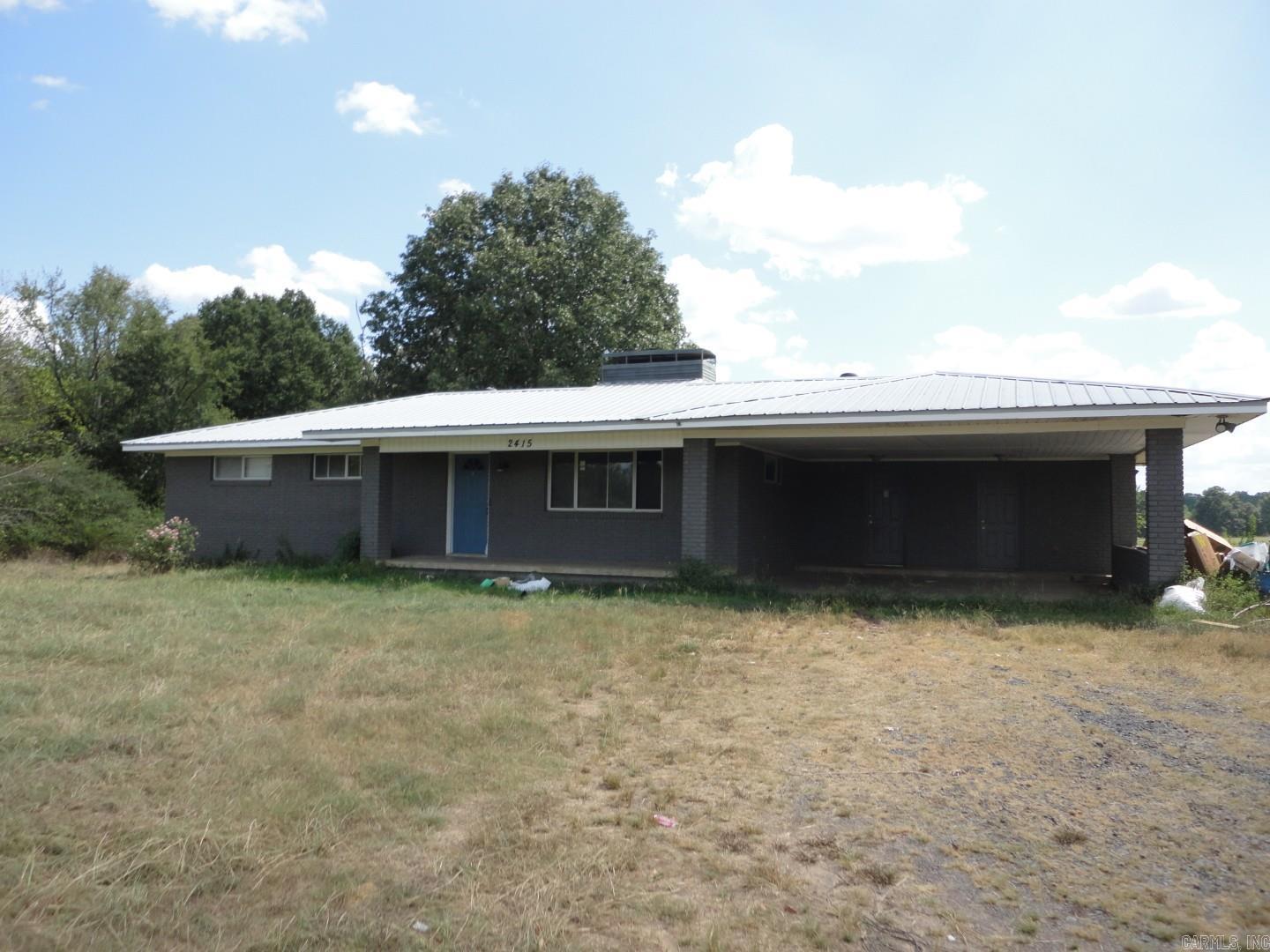 2415 E Republican Road Property Photo 1