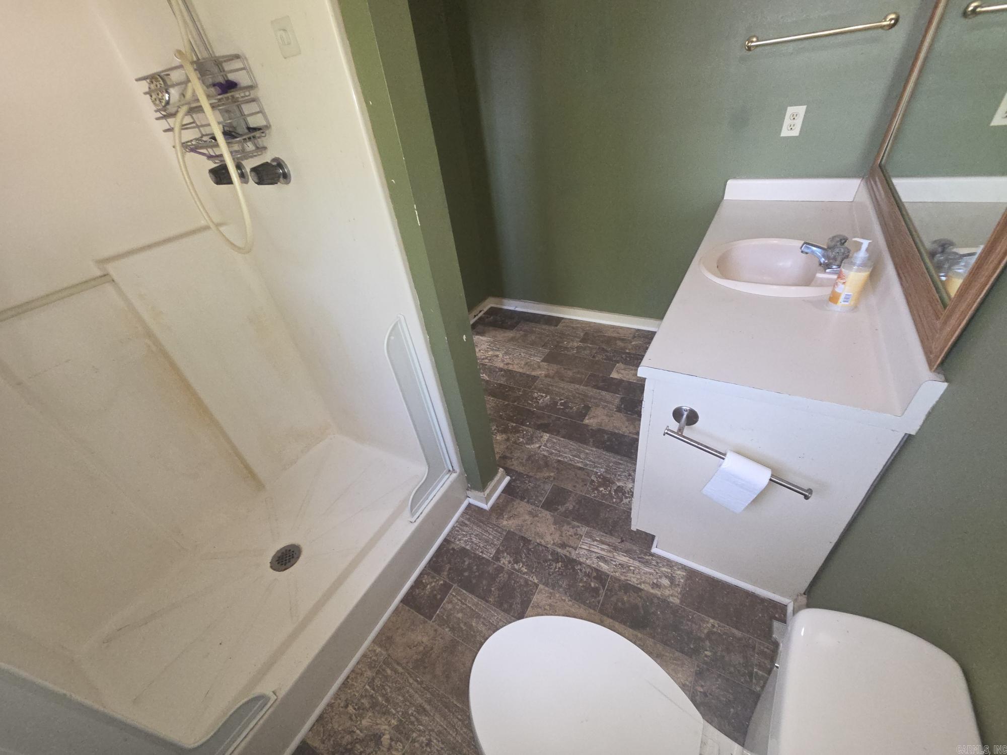 210 S Oak Property Photo 15