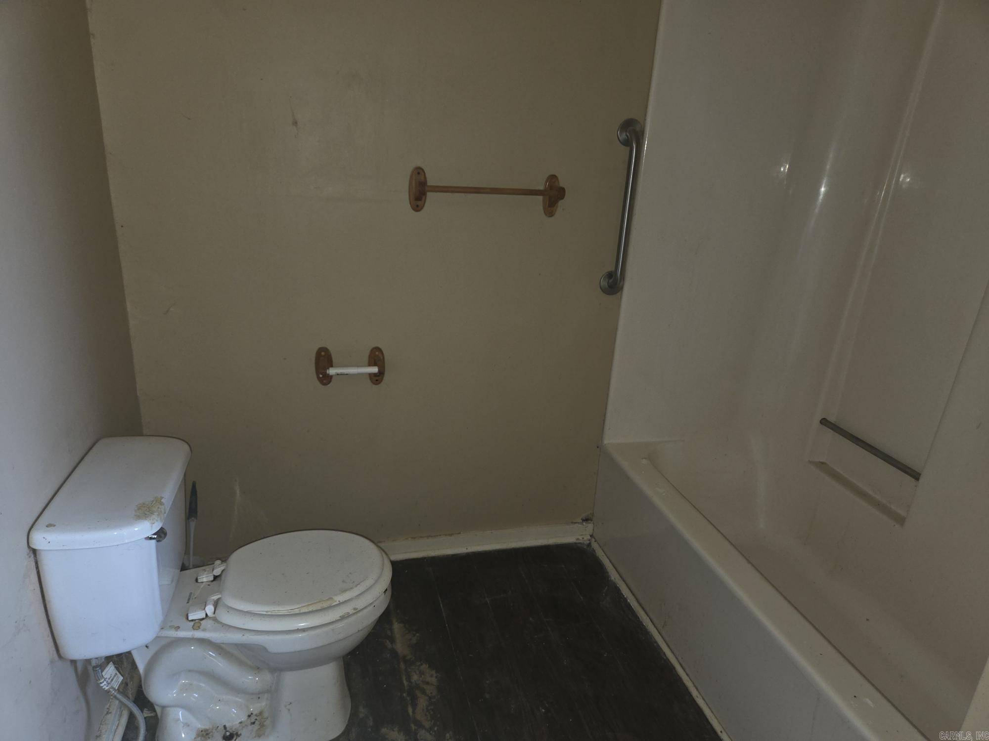 210 S Oak Property Photo 22