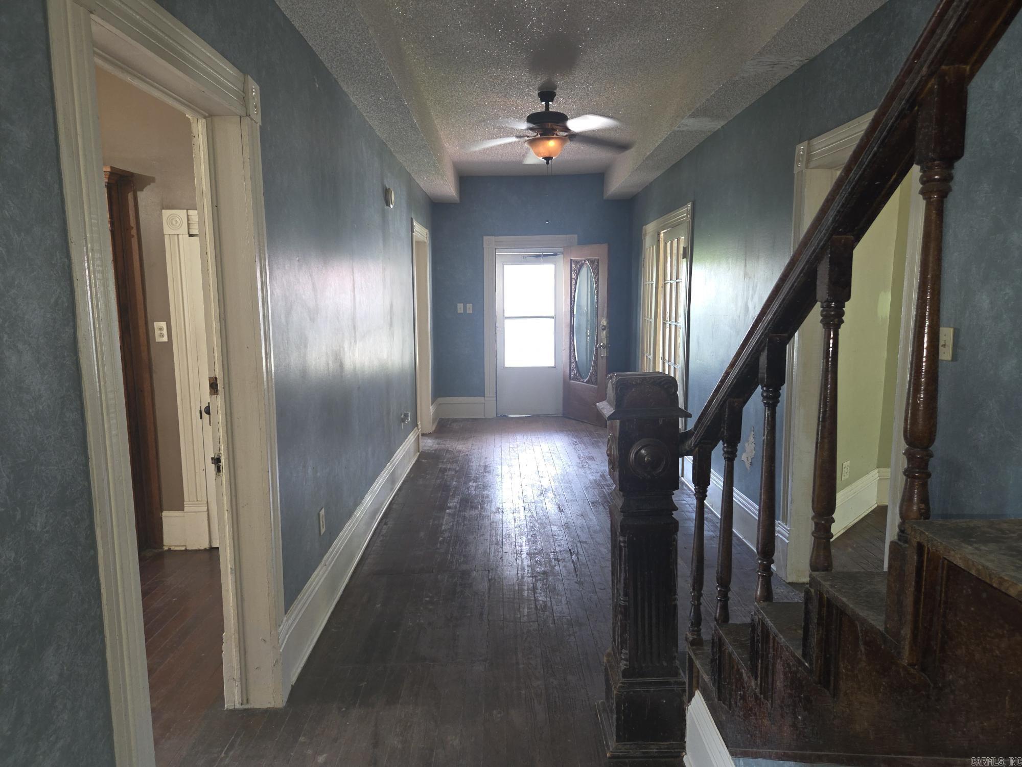 210 S Oak Property Photo 23