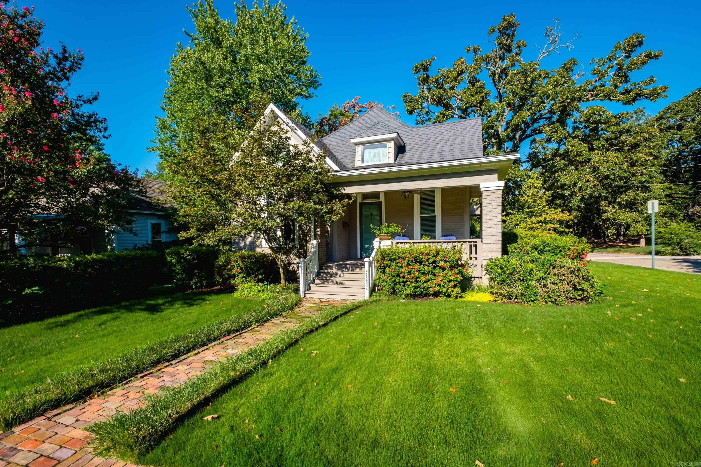 1222 N Harrison Street Property Photo 2
