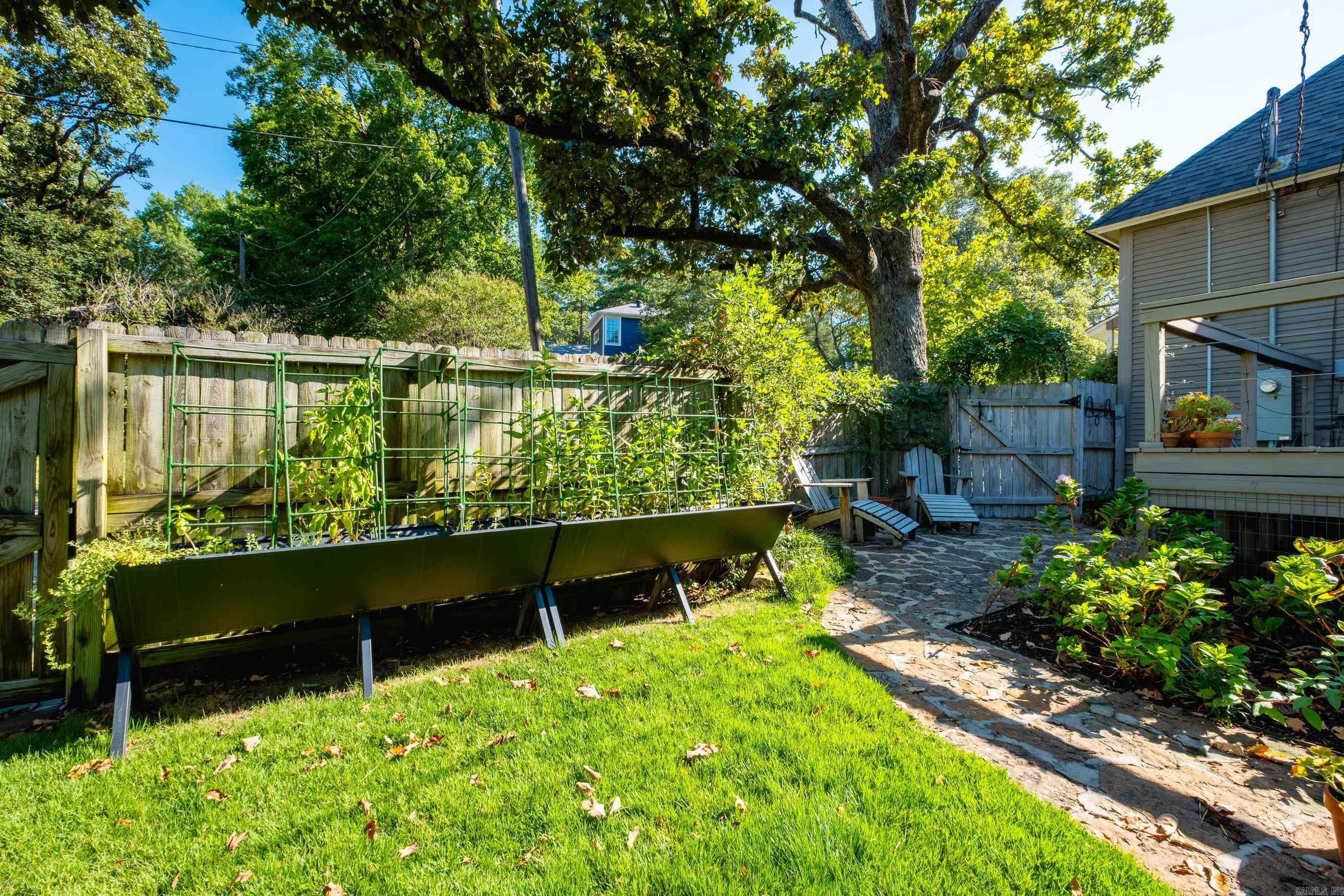 1222 N Harrison Street Property Photo 44