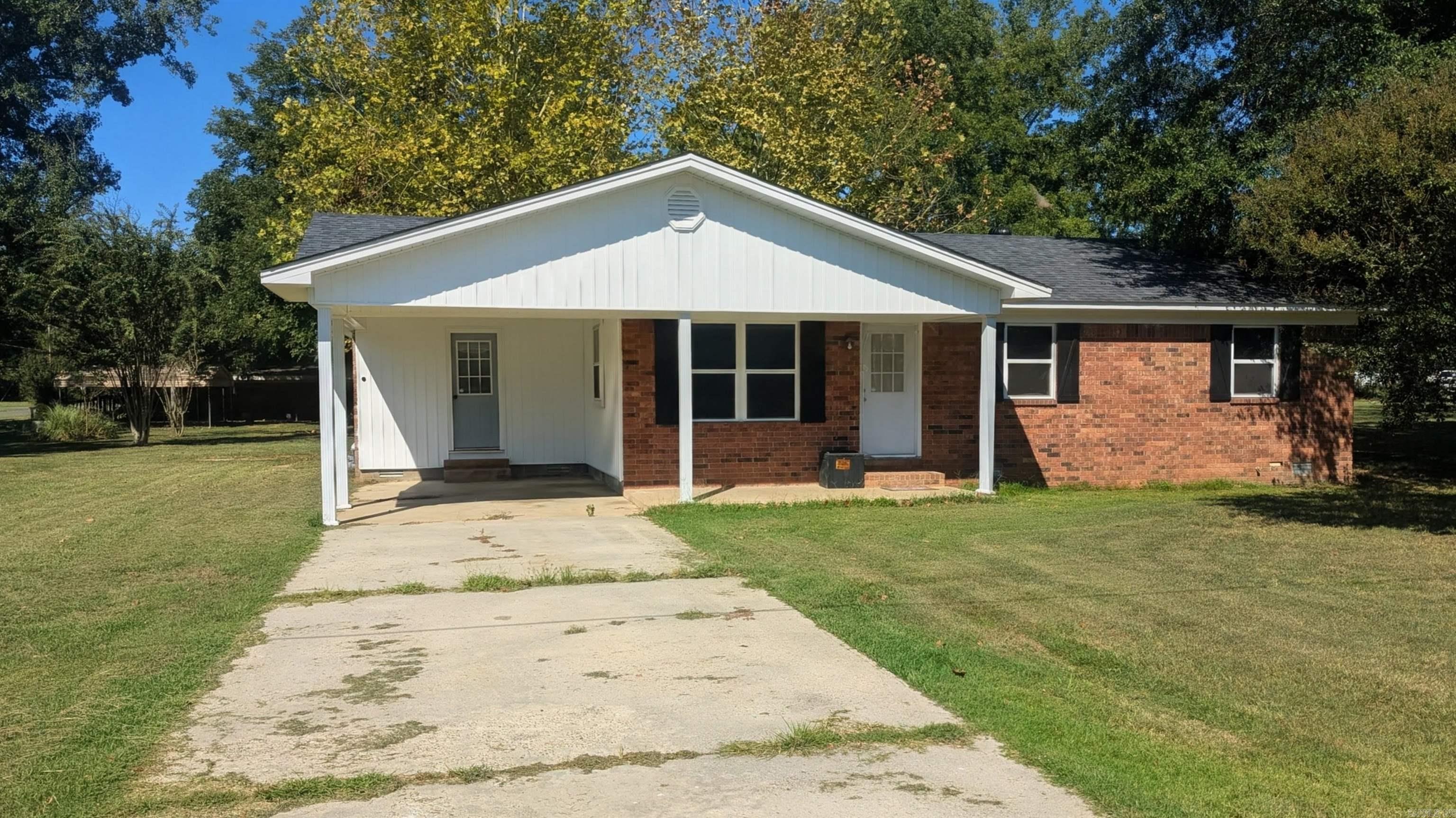 205 N Ash Property Photo 2