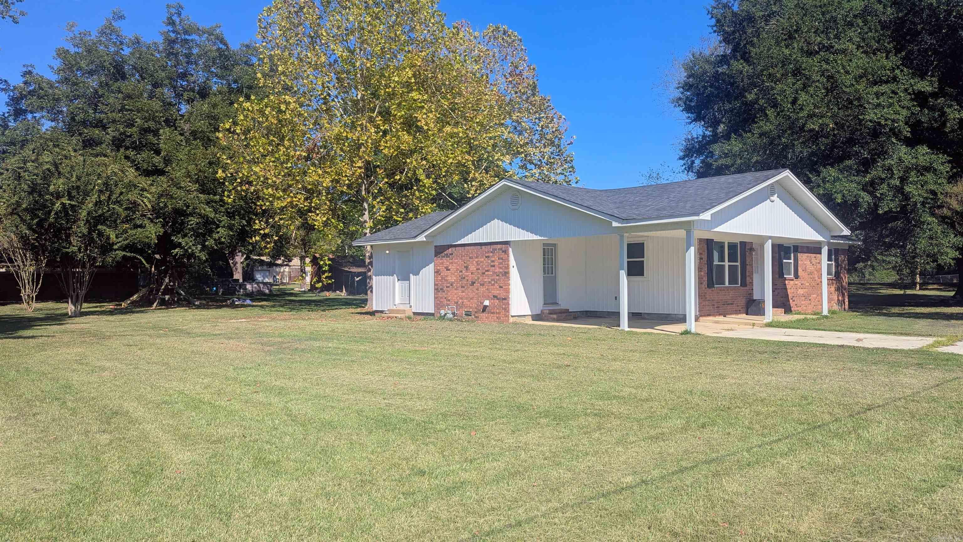 205 N Ash Property Photo 3