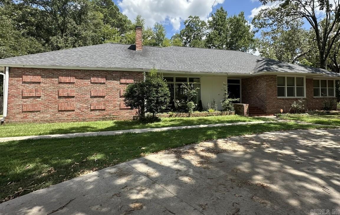 3615 S Poplar Street Property Photo 1