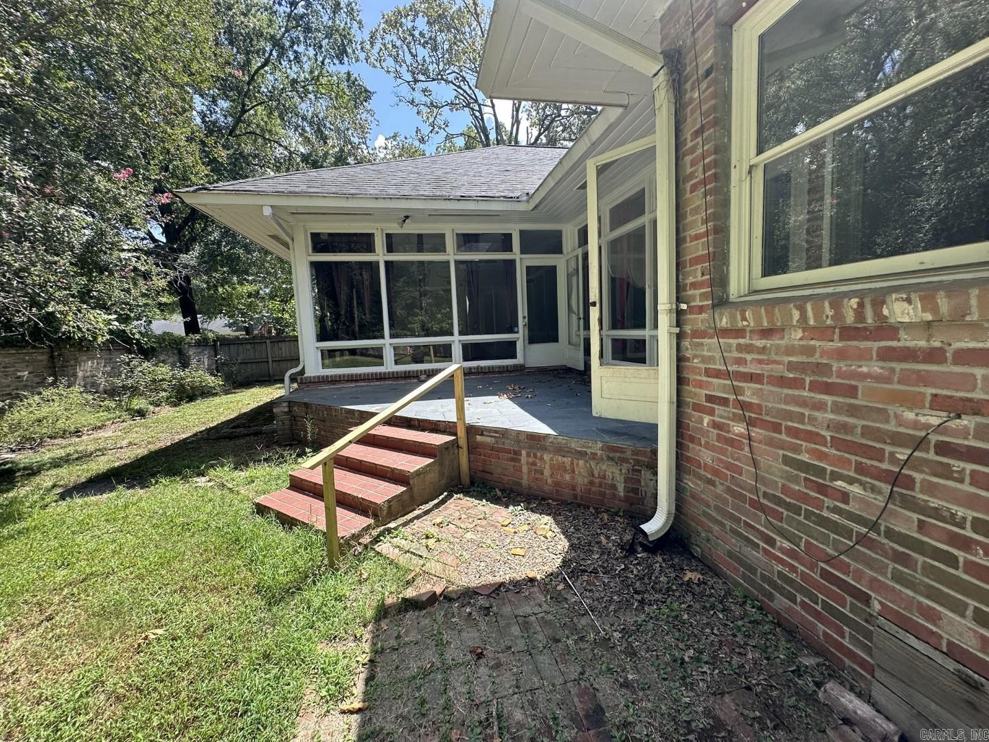 3615 S Poplar Street Property Photo 8