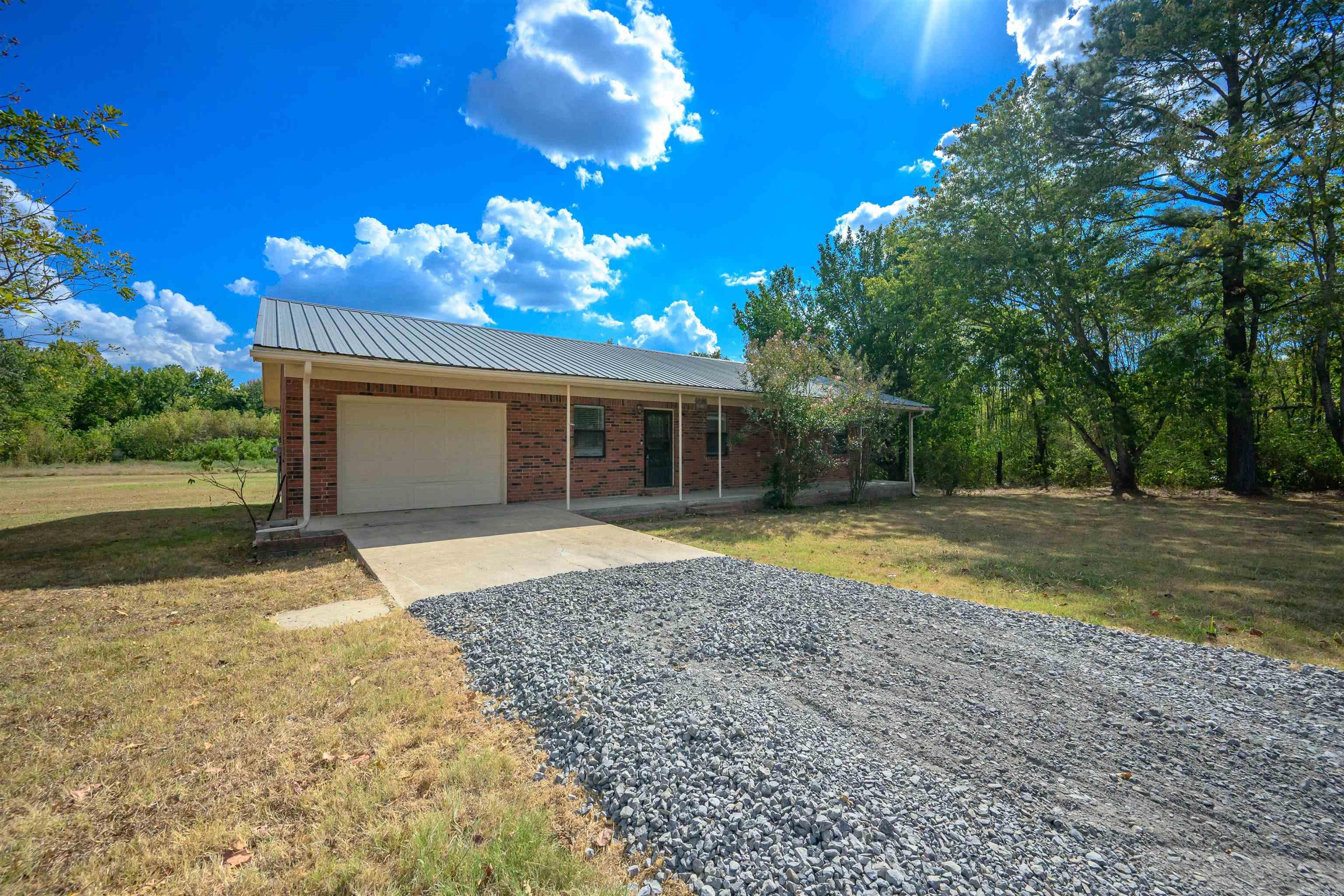 1196 Newport Road Property Photo 1