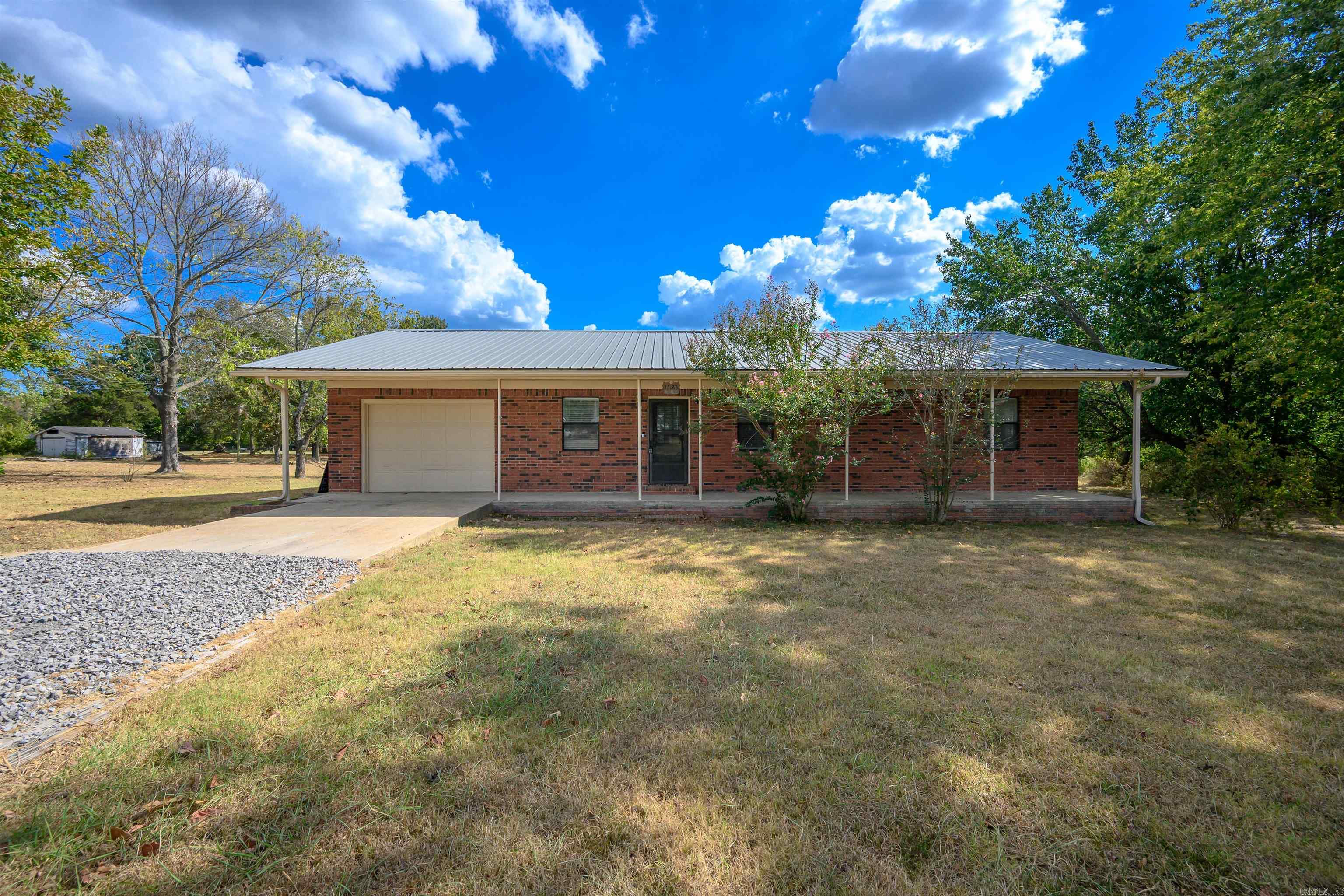 1196 Newport Road Property Photo 2