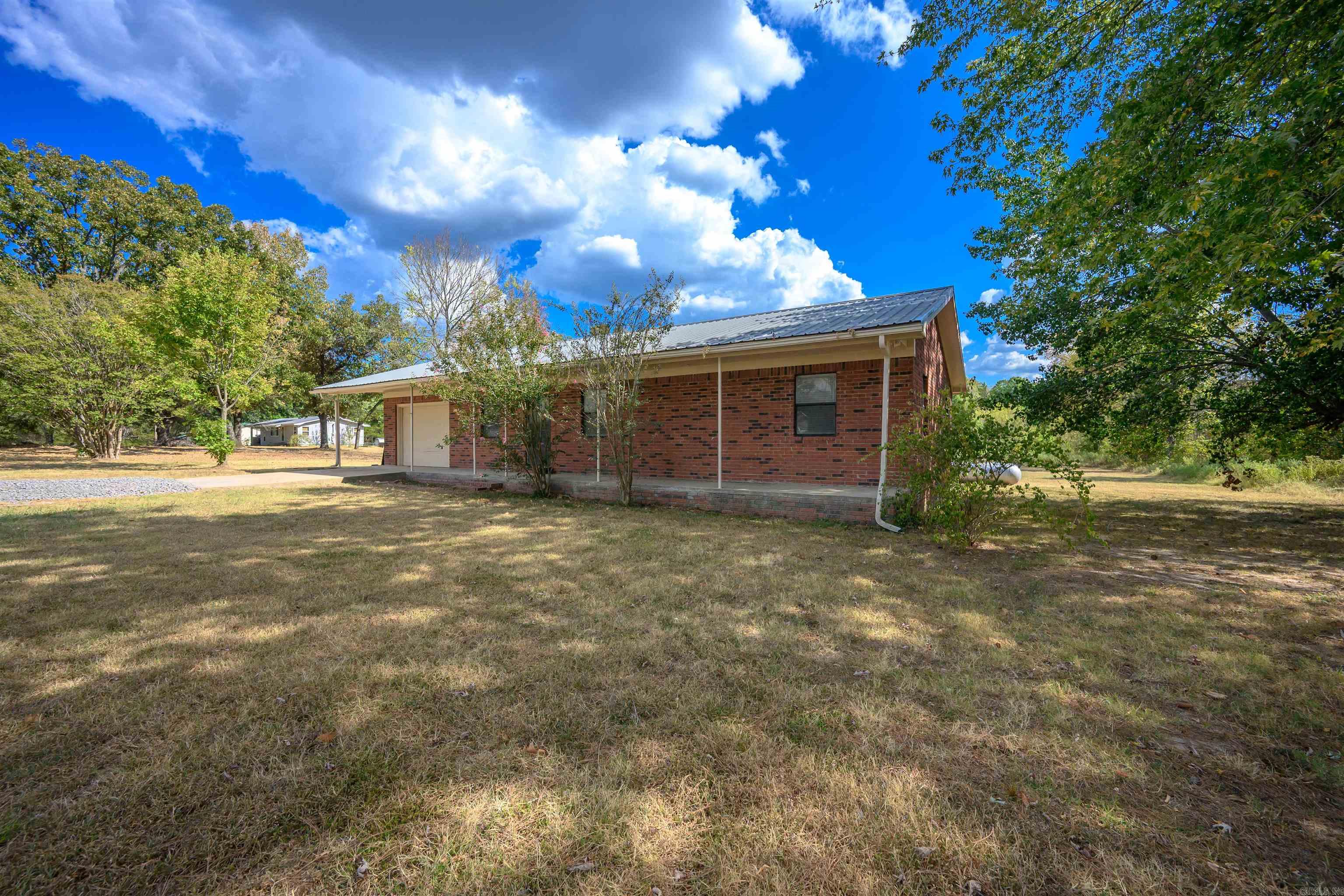 1196 Newport Road Property Photo 3