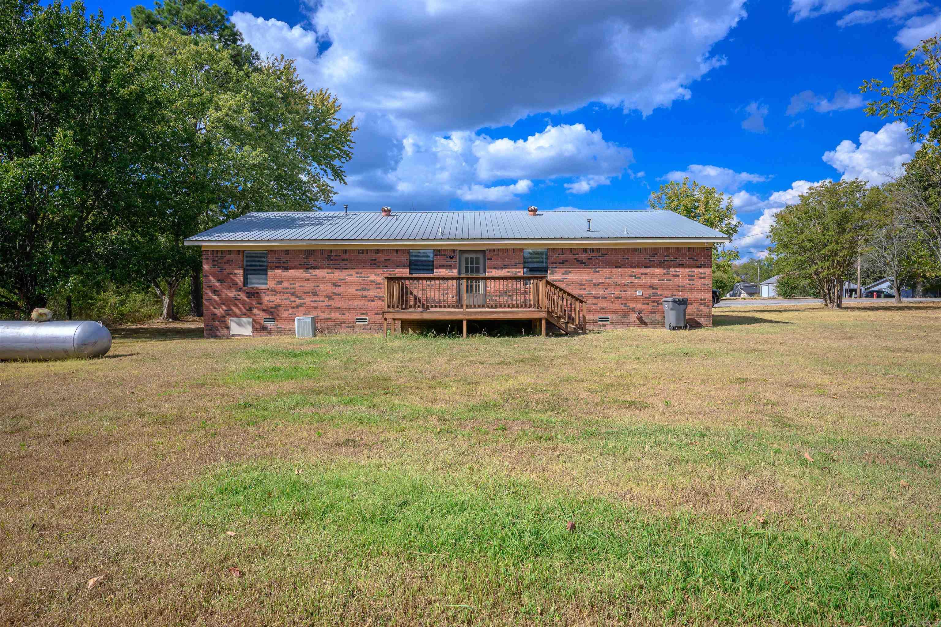 1196 Newport Road Property Photo 5