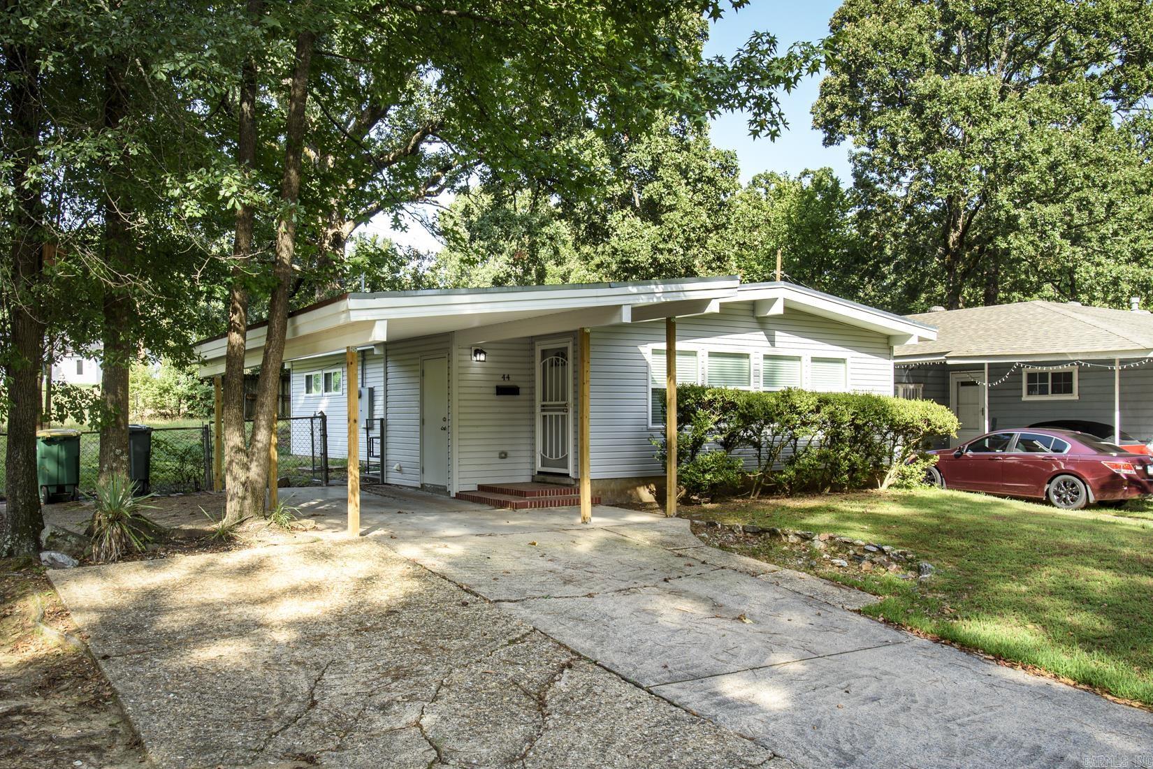 44 Sheraton Drive Property Photo 2
