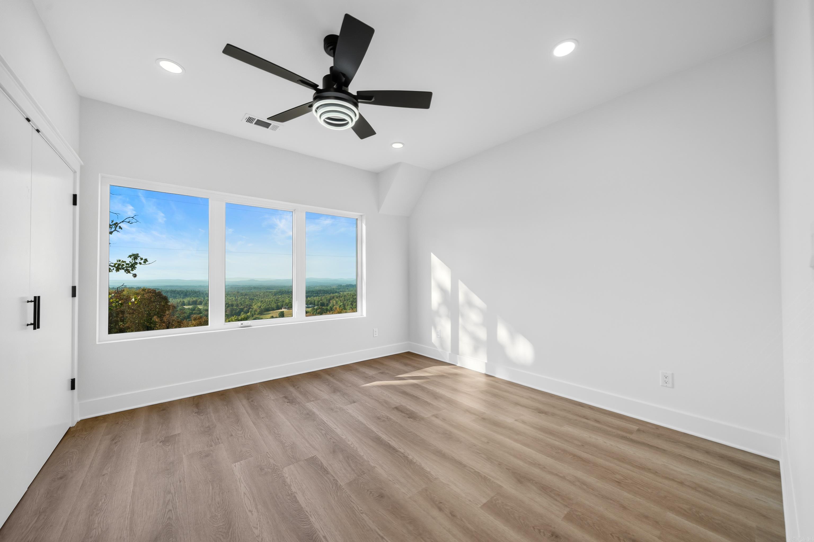 314 Vista View Place Property Photo 35