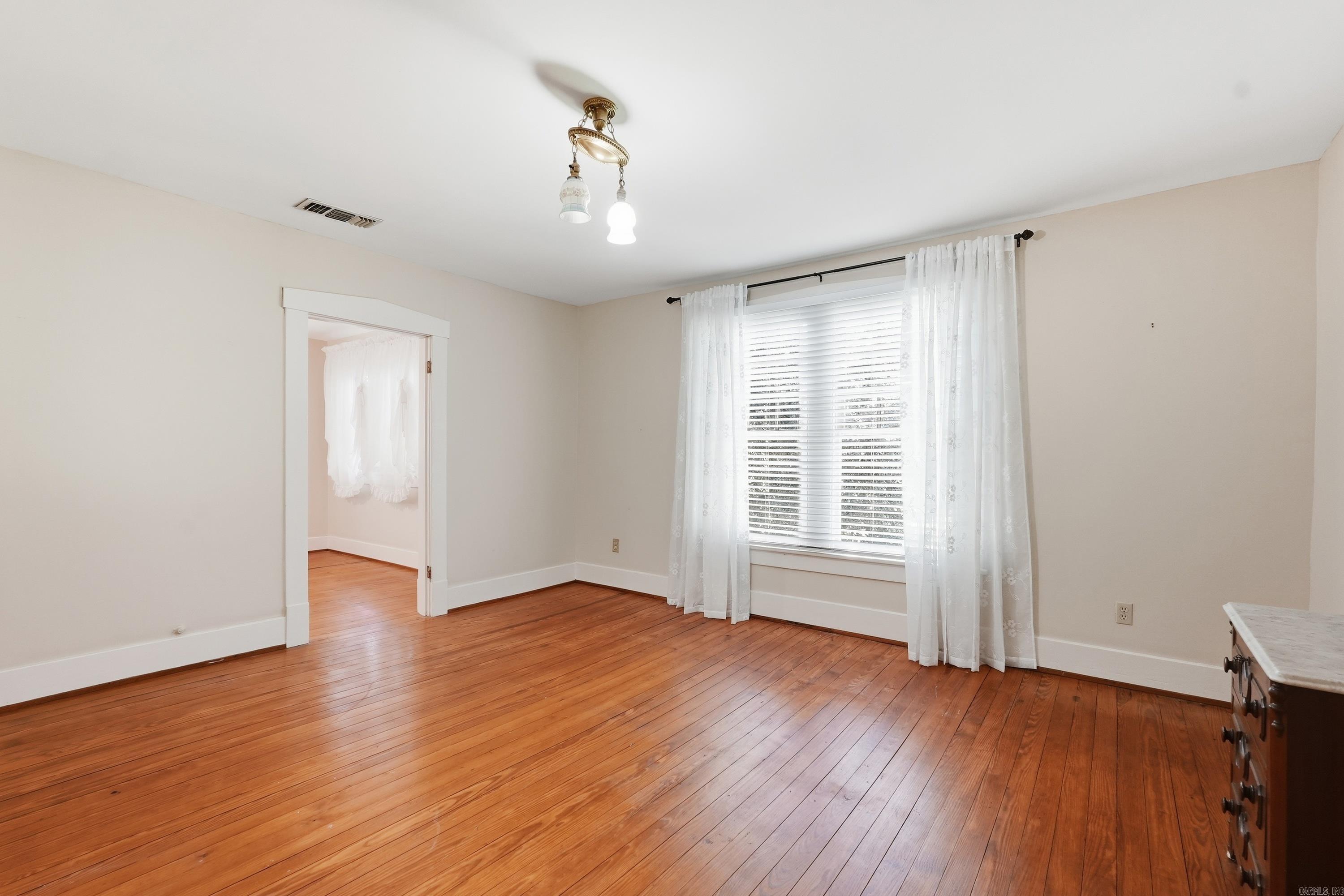 409 E Main Property Photo 35