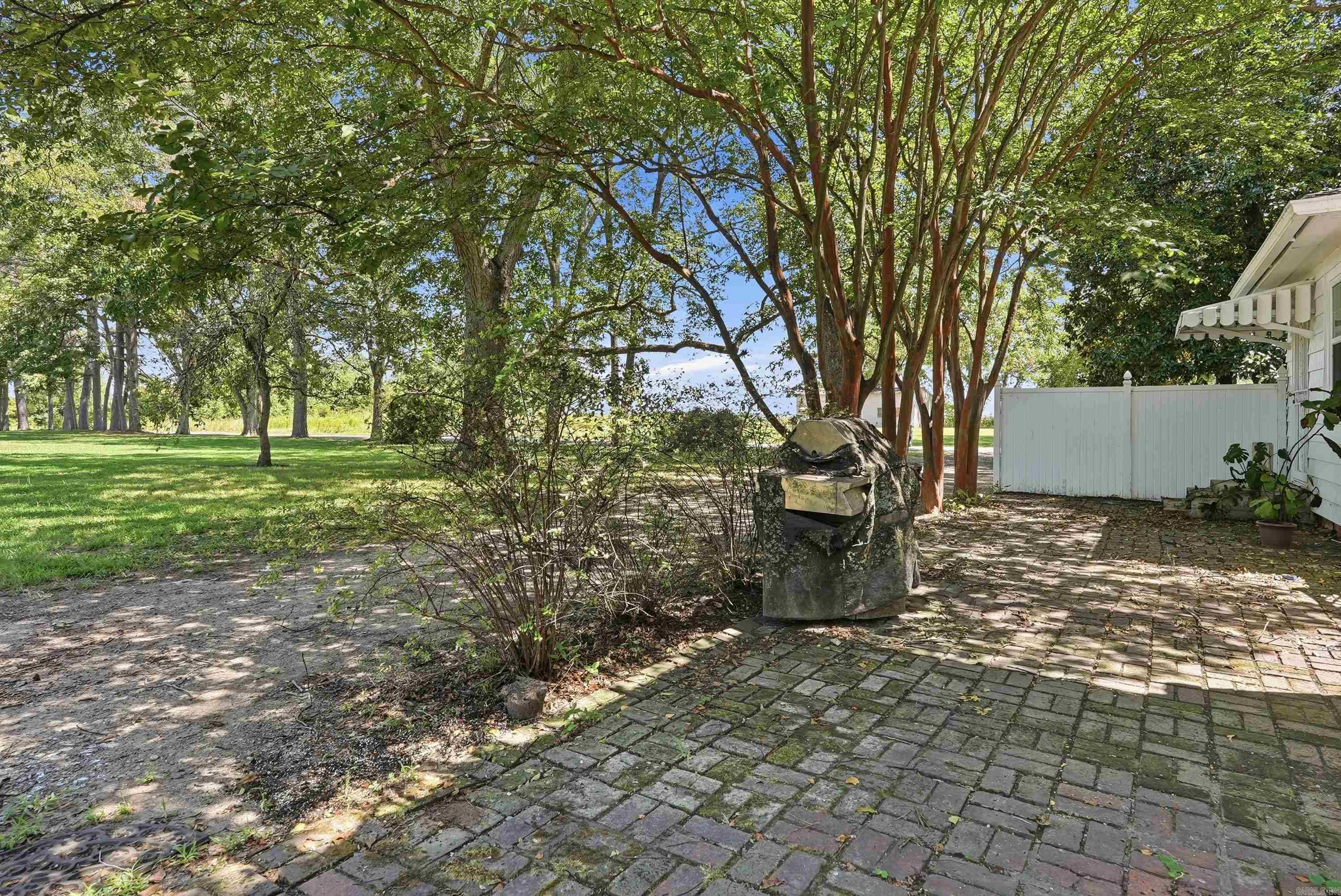409 E Main Property Photo 49