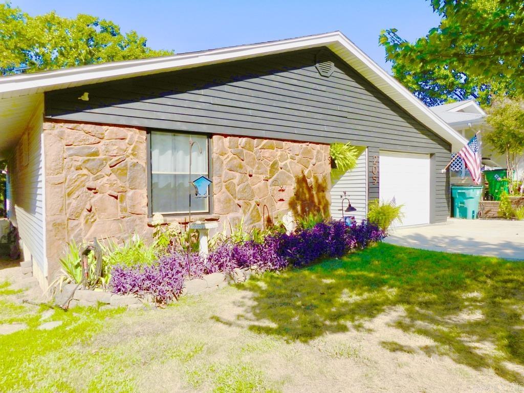 205 S Nightingale Drive Property Photo 3