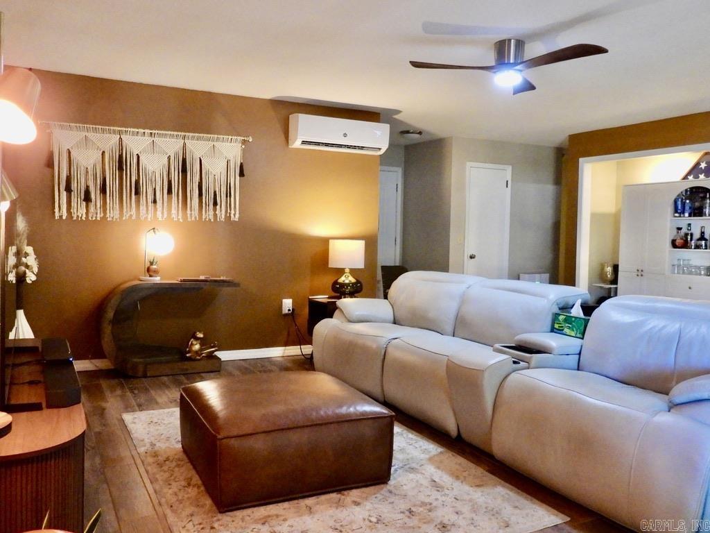 205 S Nightingale Drive Property Photo 14