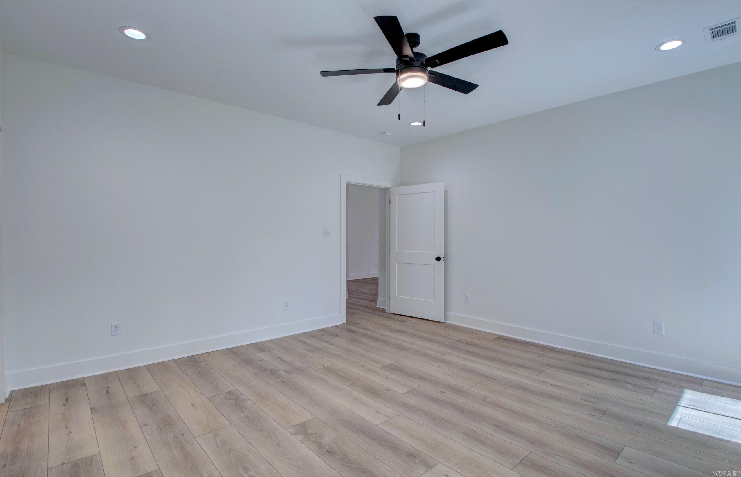 215 Apollo Way Property Photo 39