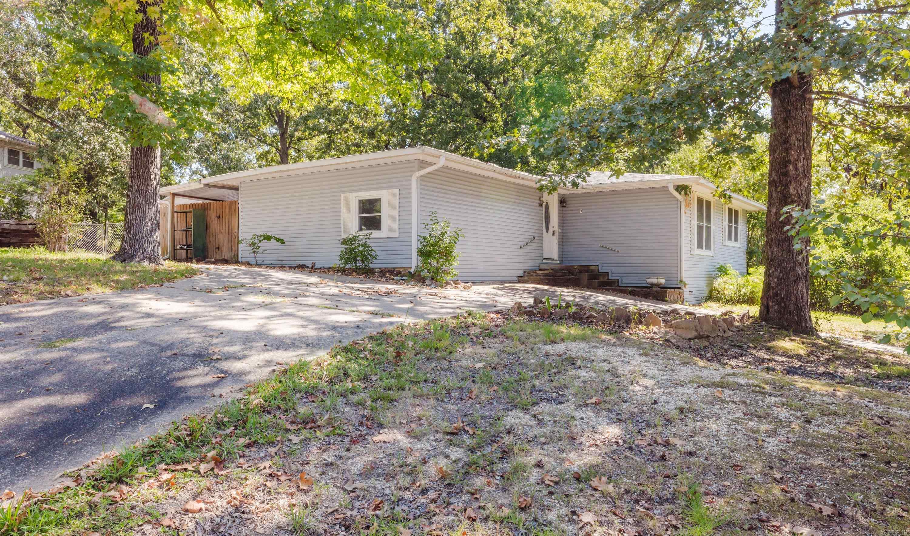 1017 Watson Place Property Photo 3