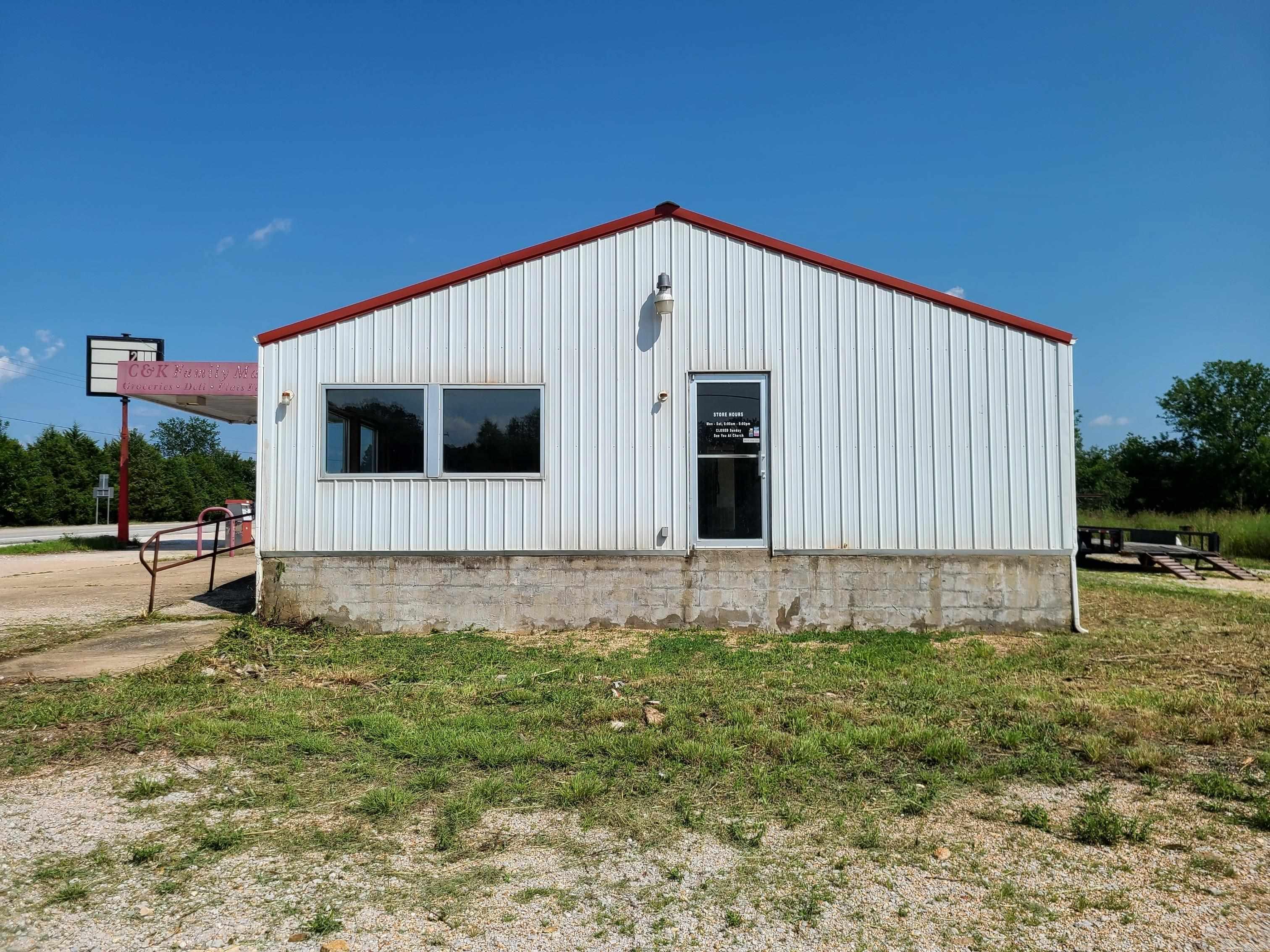 205 N Hwy 65 Property Photo 6
