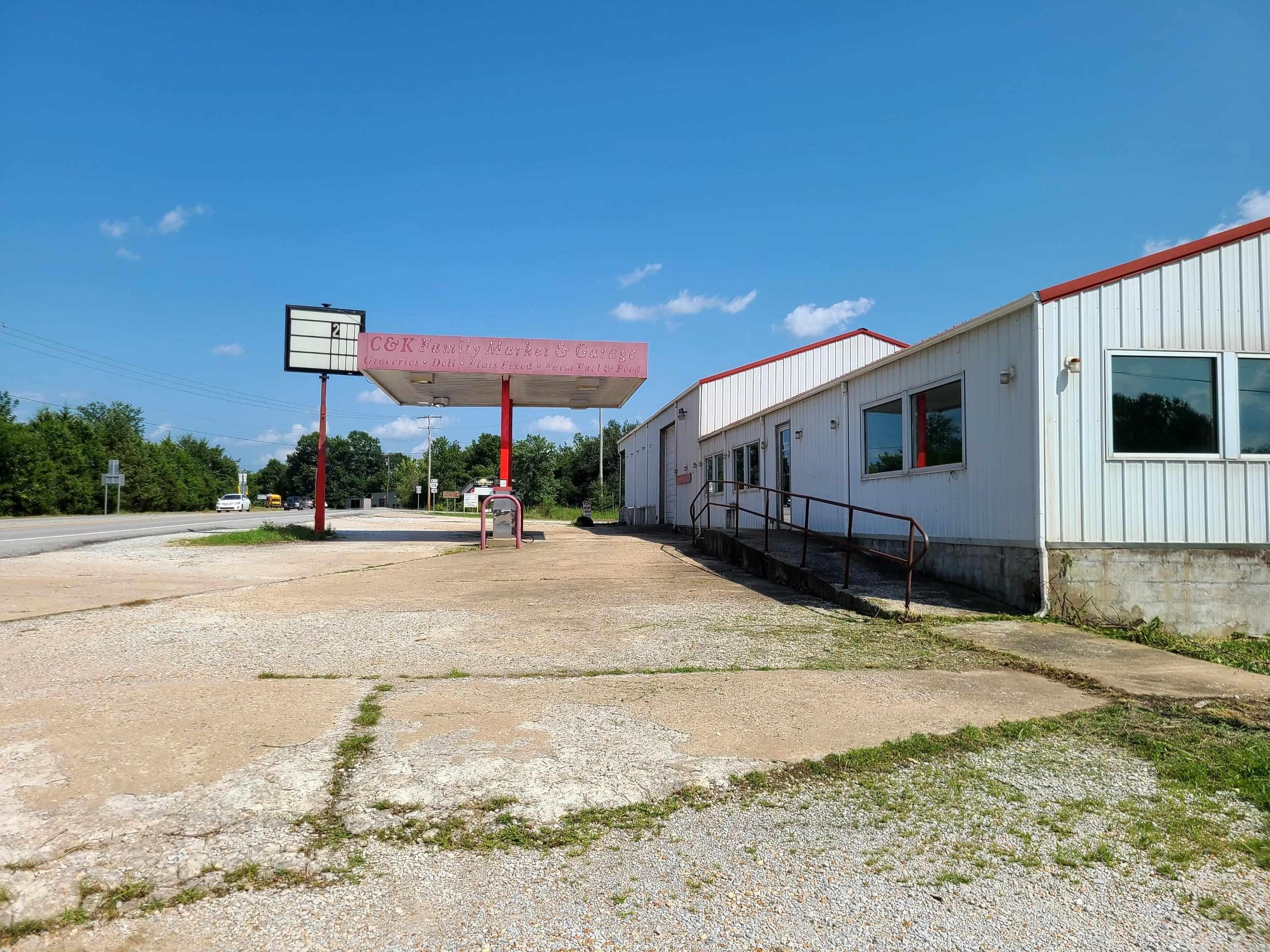 205 N Hwy 65 Property Photo 8